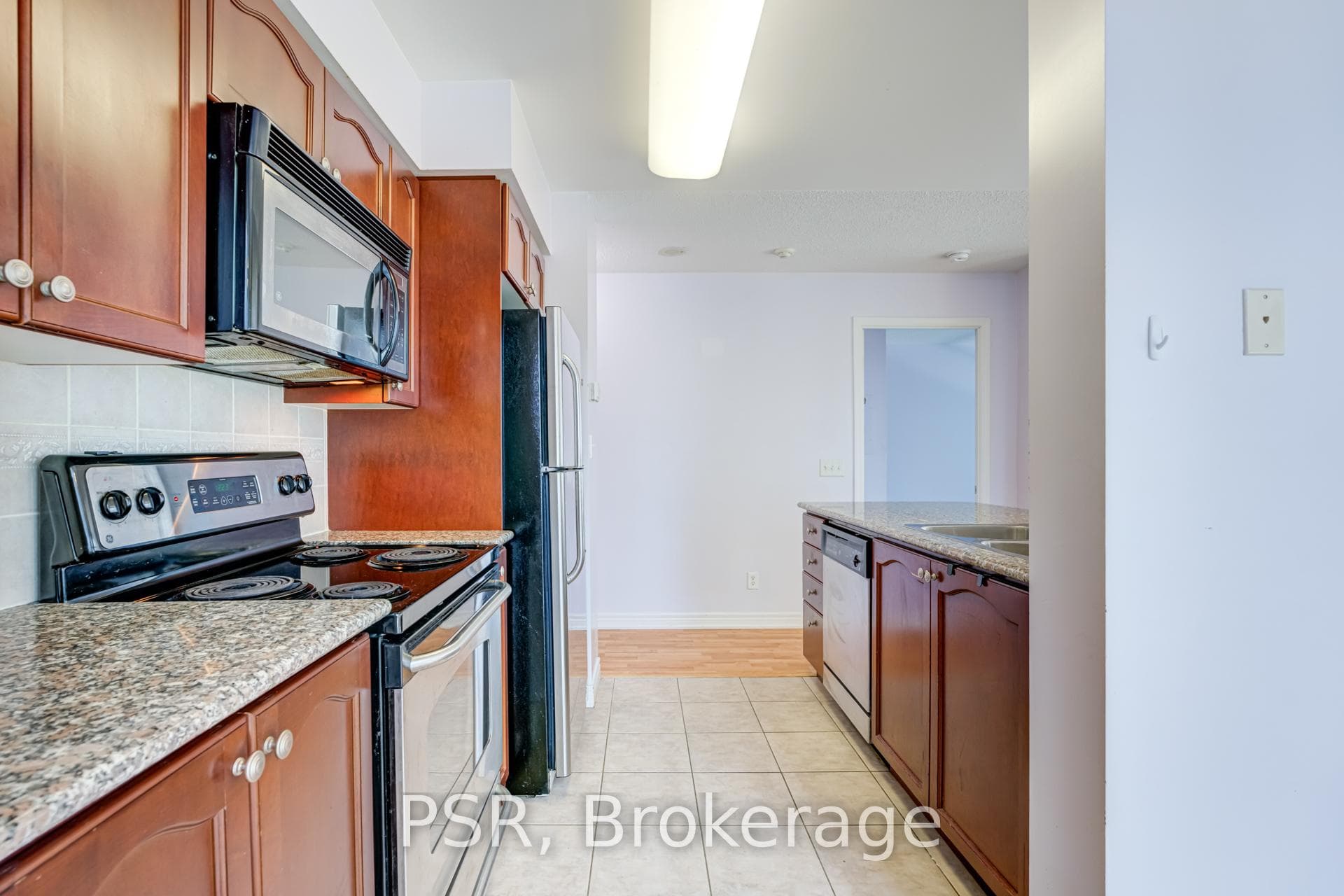30 Grand Trunk Crescent Unit 1106 photo 9