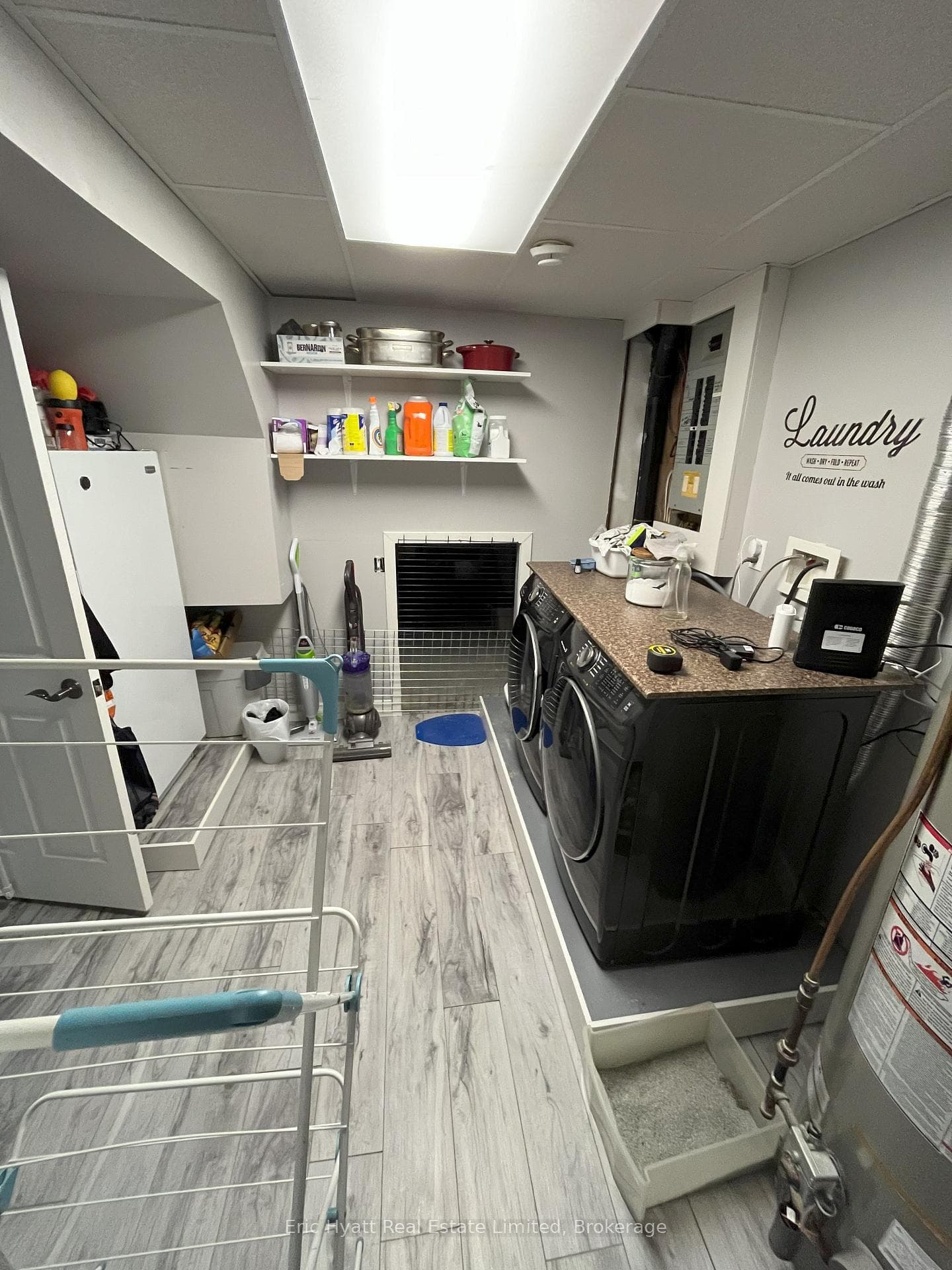 525 CARTIER Street photo 12