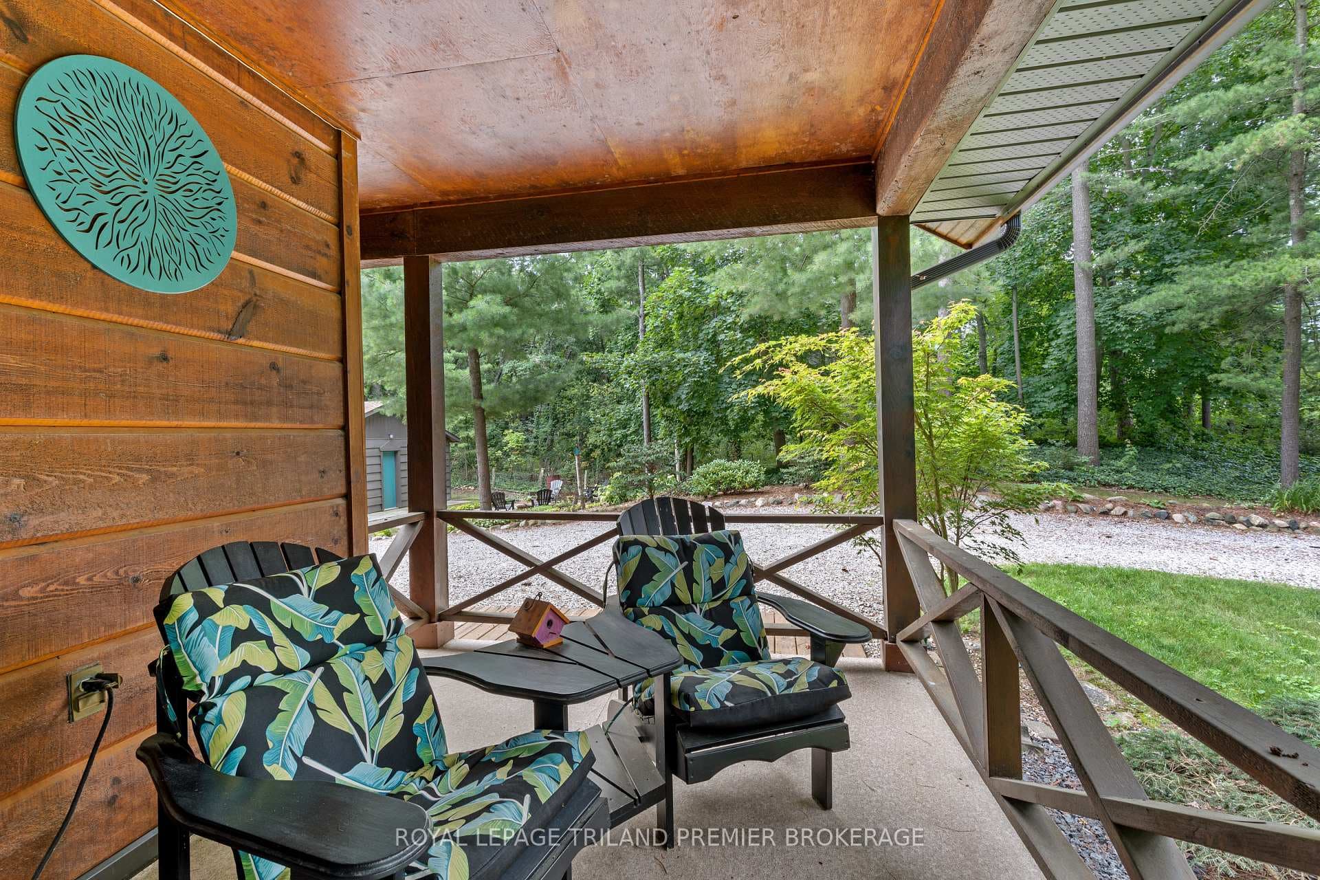 9936 ONTARIO Street photo 45
