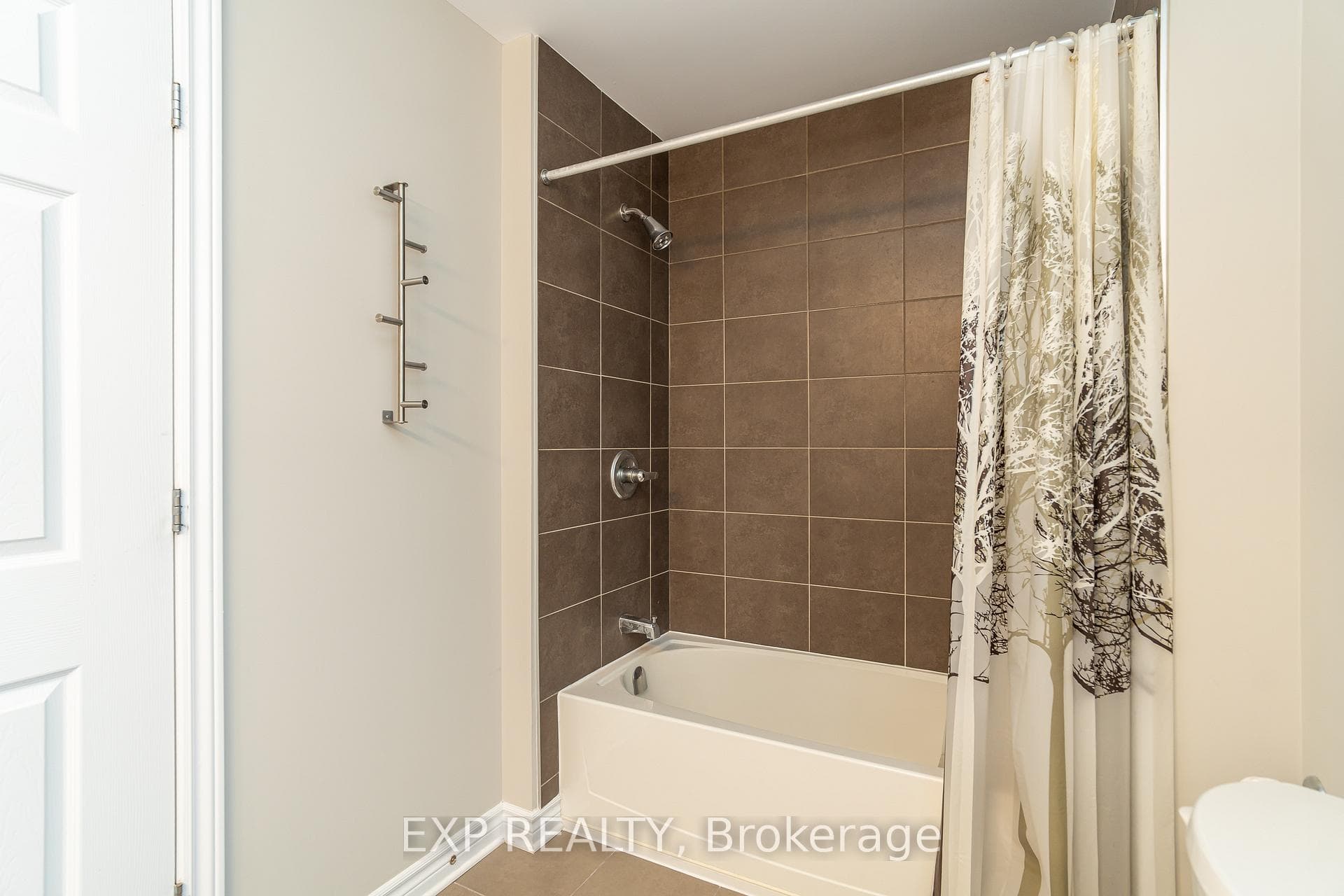 3545 Woodroffe Avenue photo 20