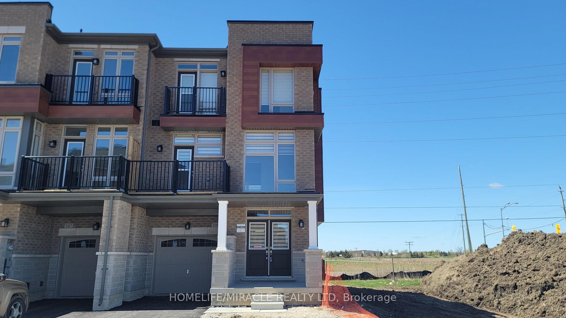 109 Donald Ficht Crescent photo 1