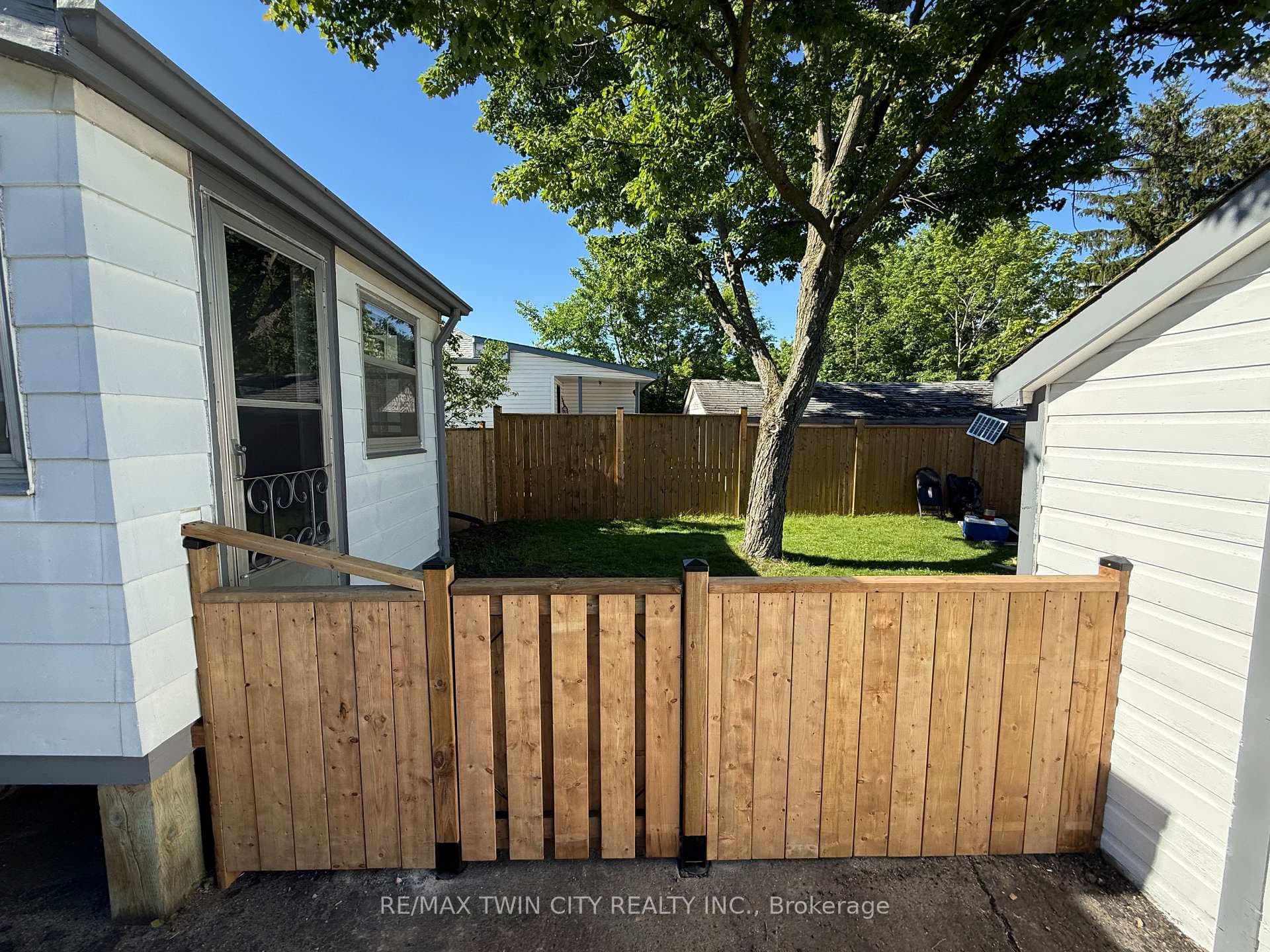 30 Third Avenue photo 20