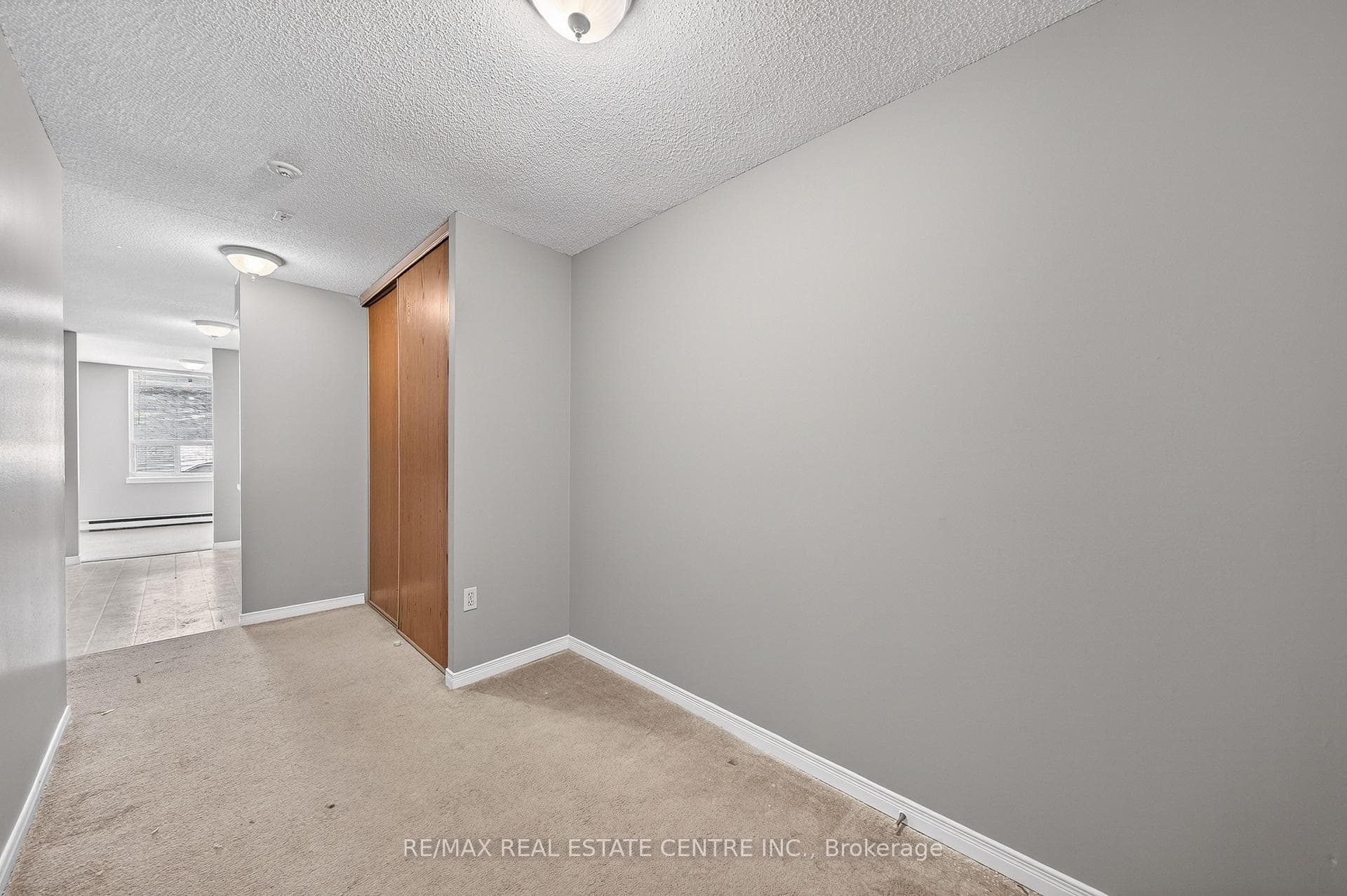 35 Green Valley Drive Unit 212 photo 7