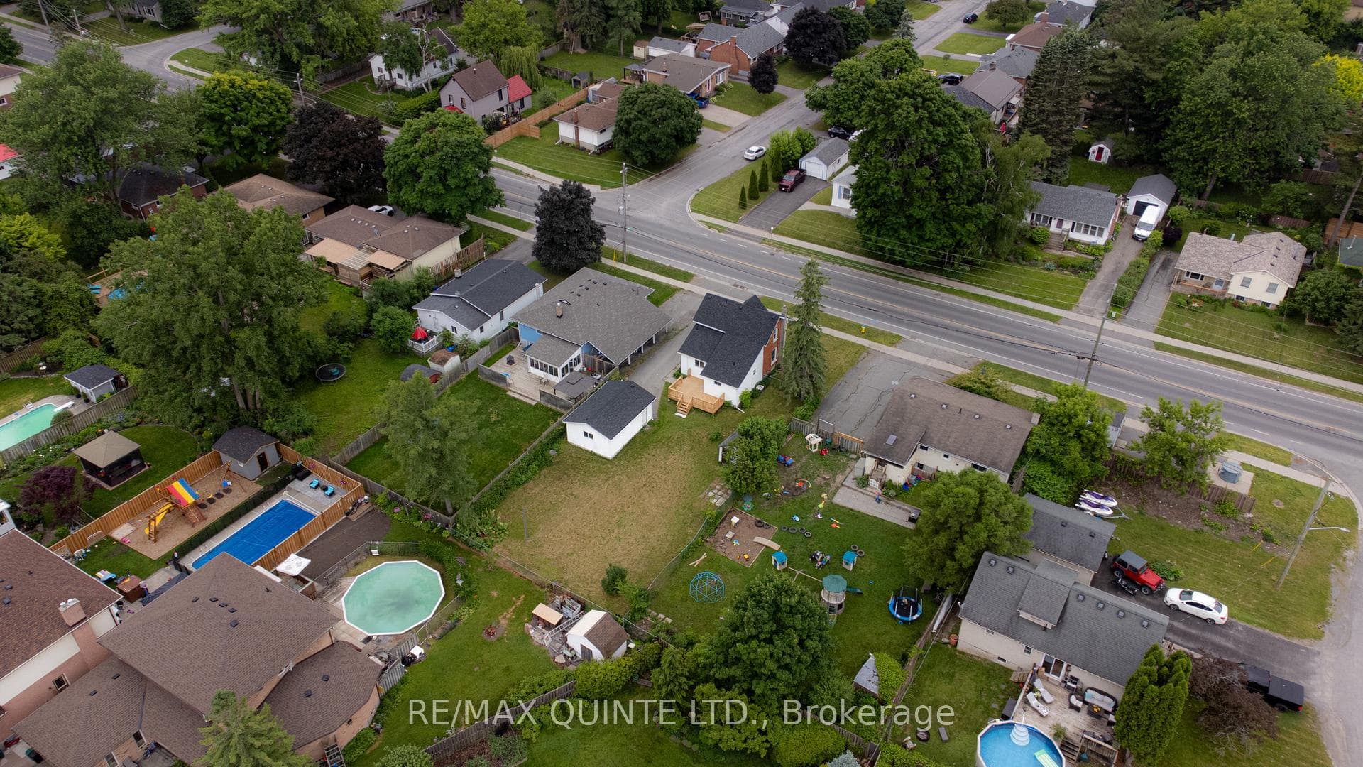 303 Herchimer Avenue photo 39