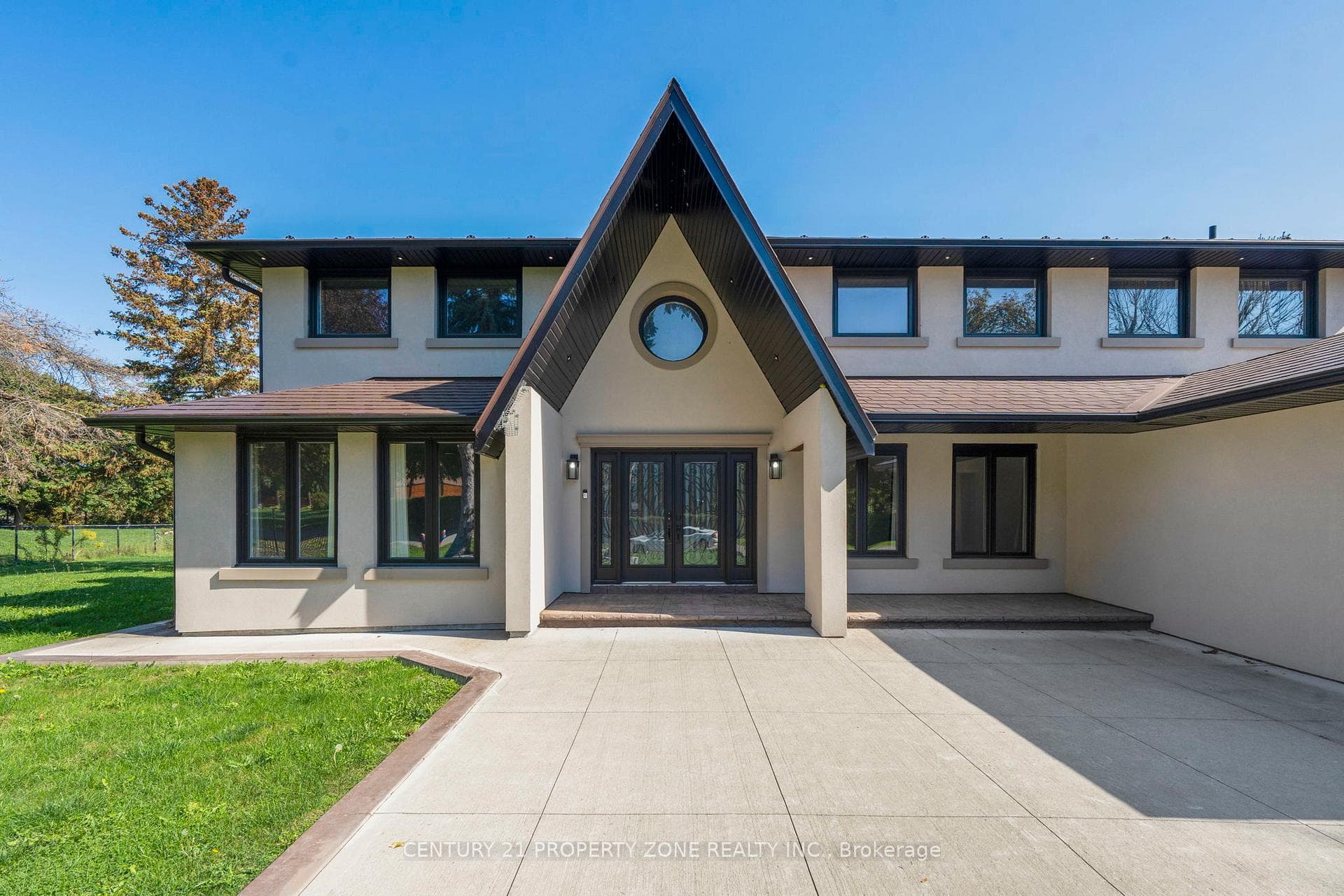 14 Huttonville Drive photo 1