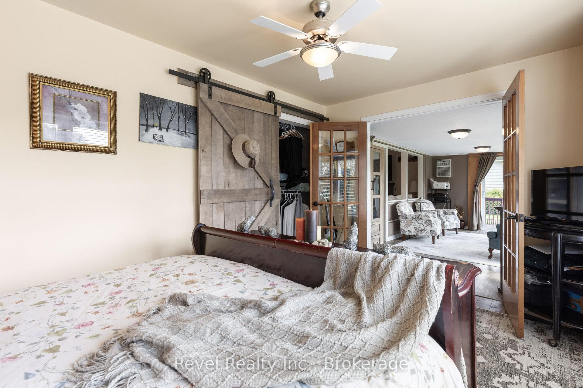 133 Victoria Drive photo 29