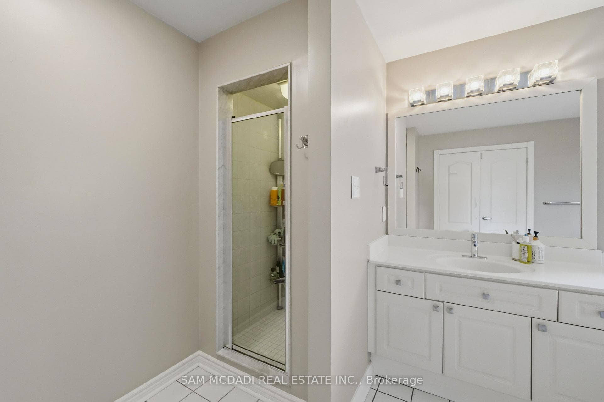 3605 Trelawny Circle photo 19