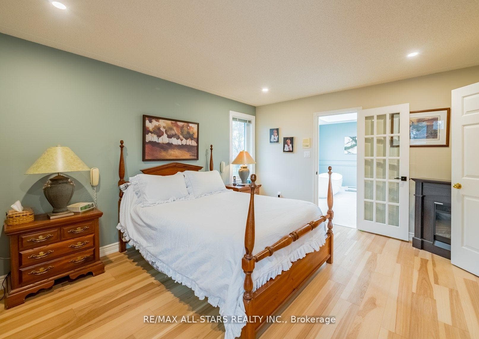 SPACIOUS PRIMARY WITH WALK-IN CLOSET