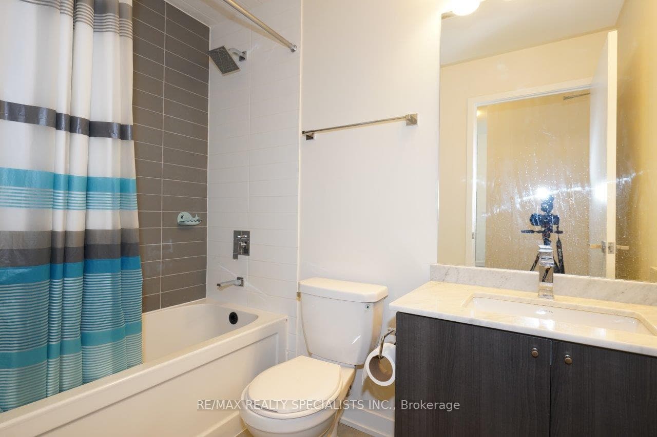 2nd Washroom