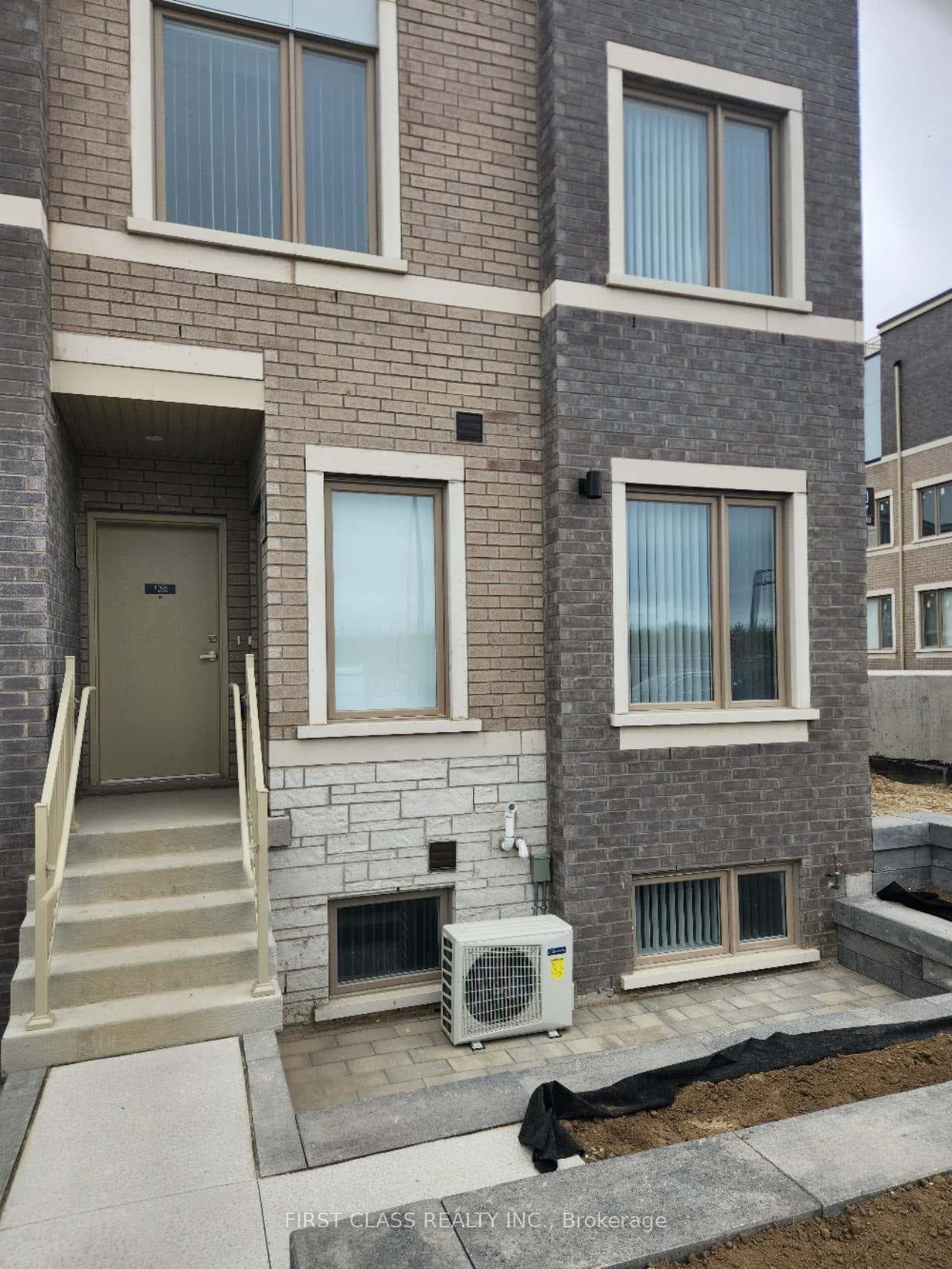 140 Honeycrisp Crescent Unit 290 photo 14