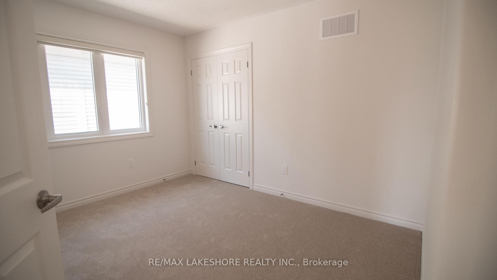 1073 Trailsview Avenue photo 21