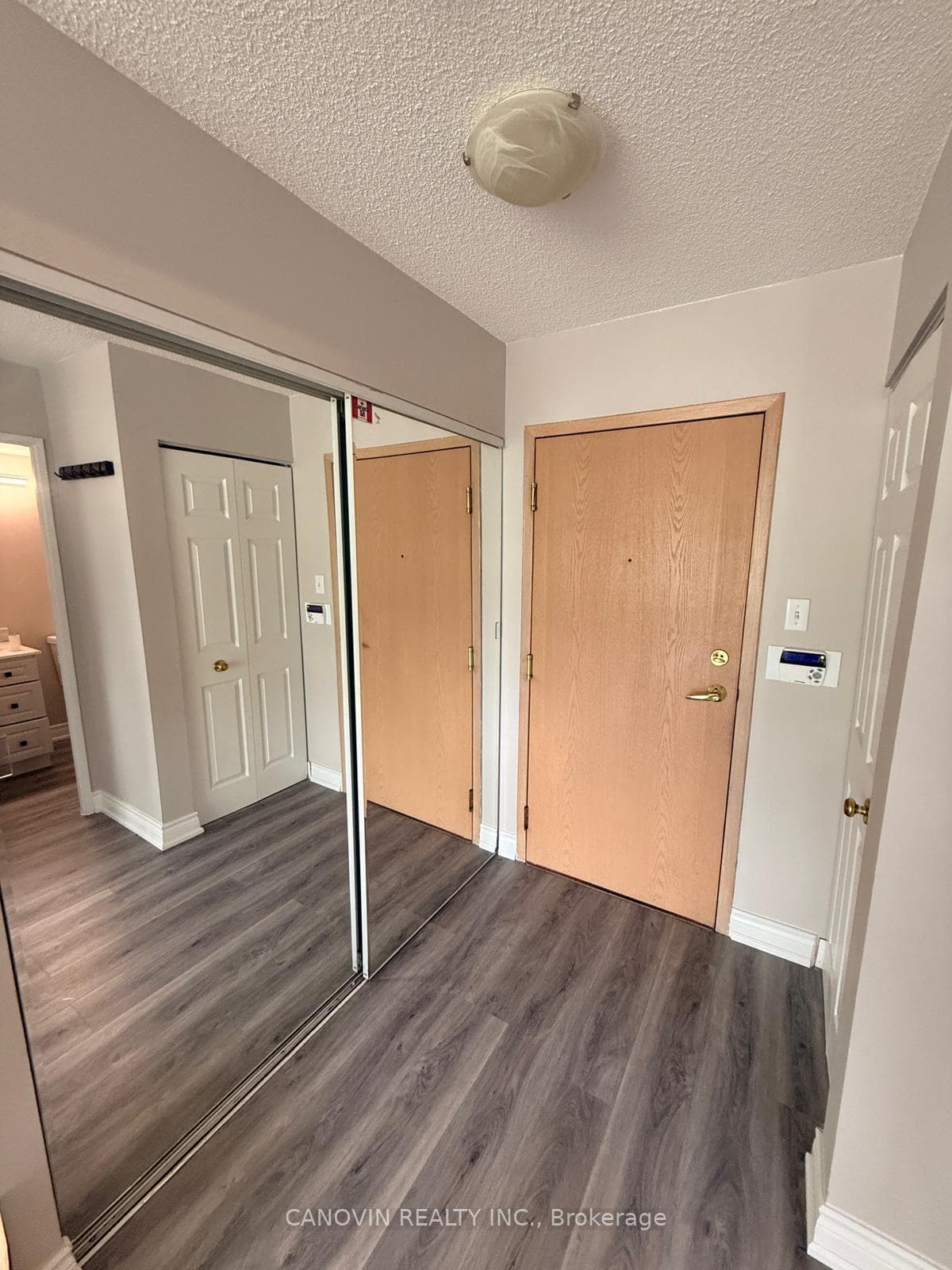 55 Elm Drive Unit 1401 photo 10