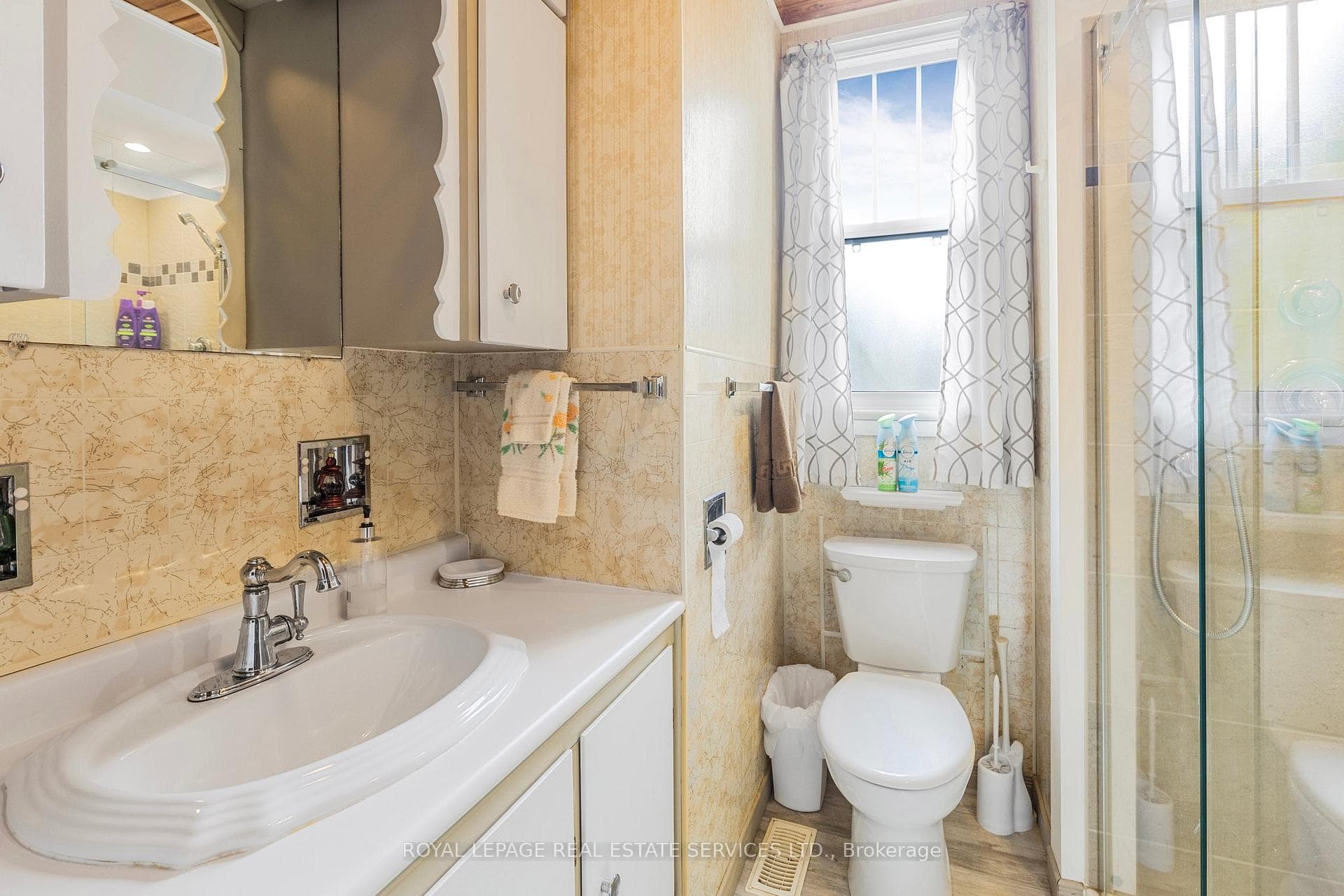 26 39th Street photo 10