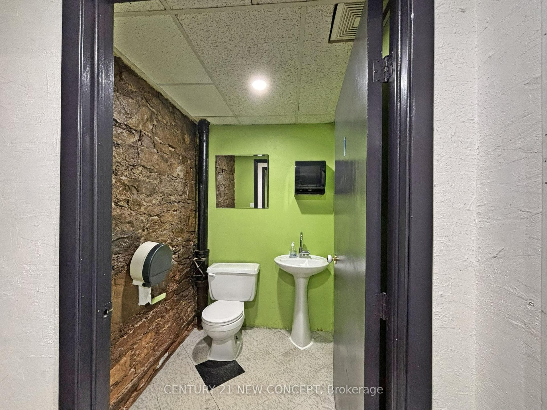 146 James Street Unit Main & Bsmt photo 17