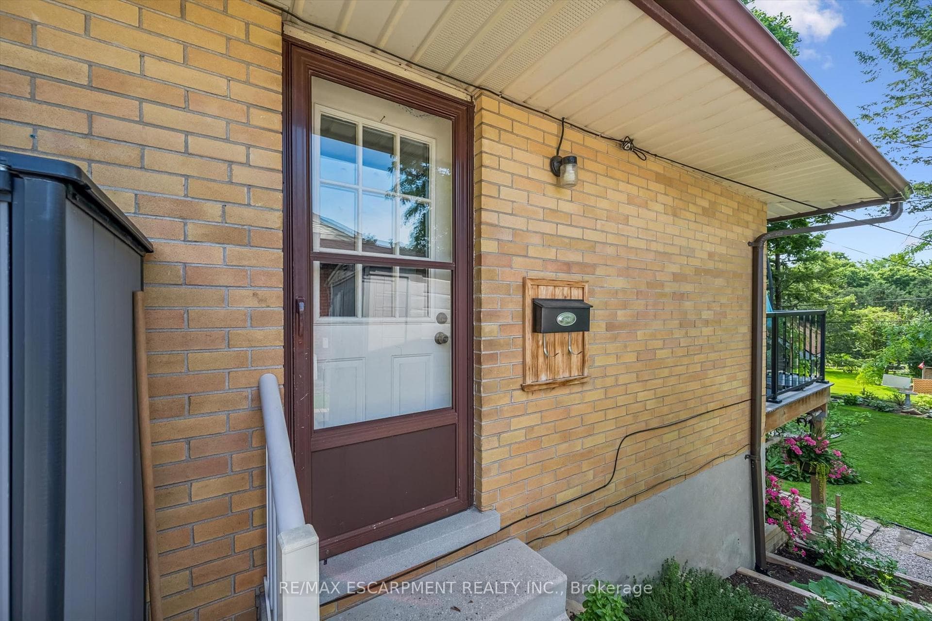 98 Stonybrook Drive photo 33