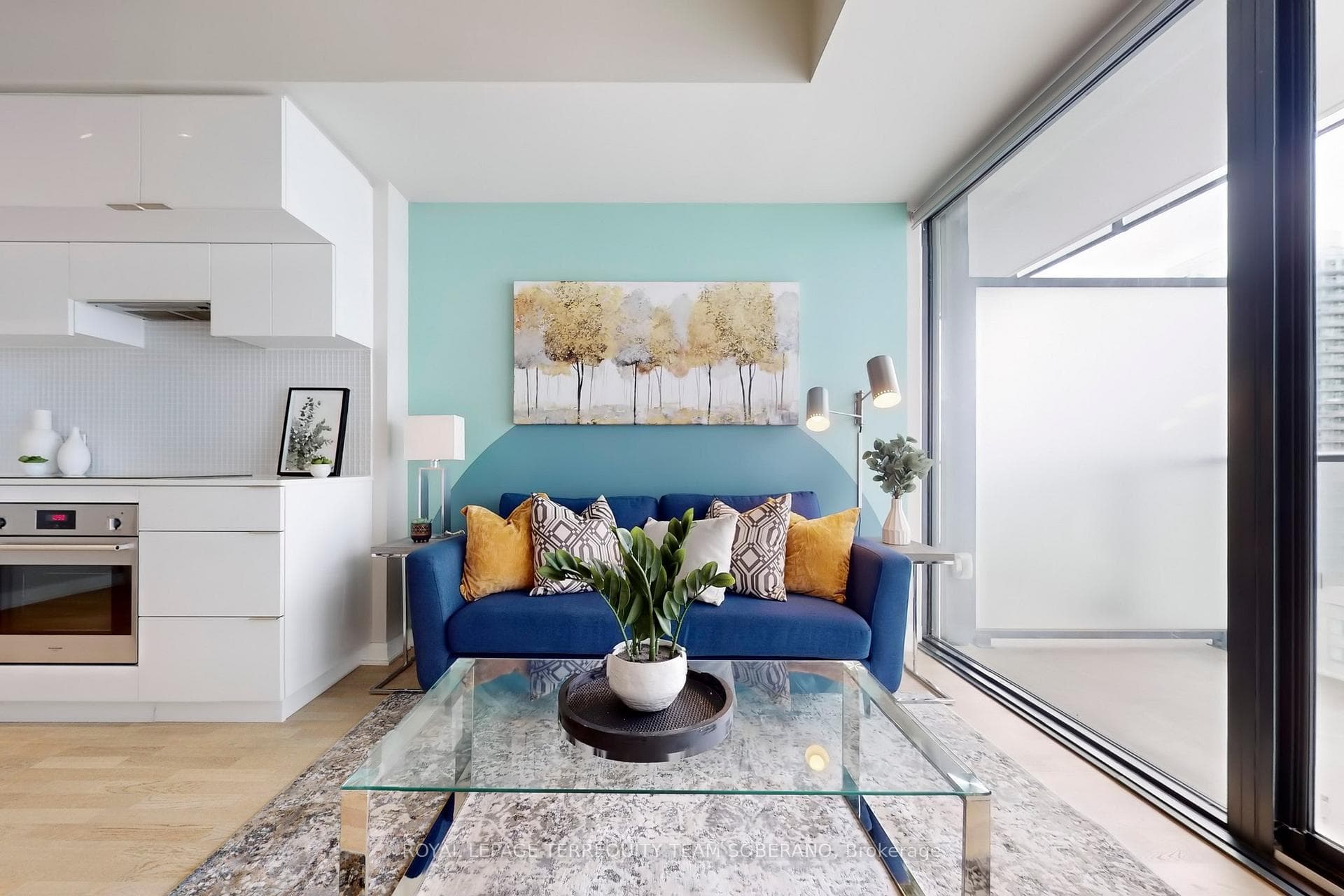 185 Roehampton Avenue Unit 1811 photo 9