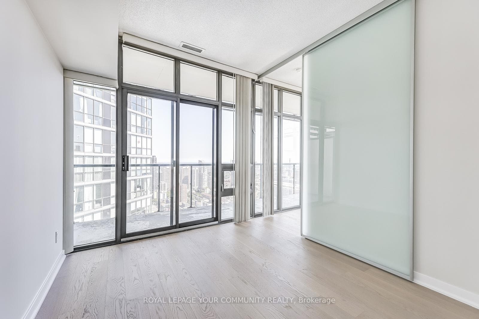 33 Charles Street Unit 3703 photo 12
