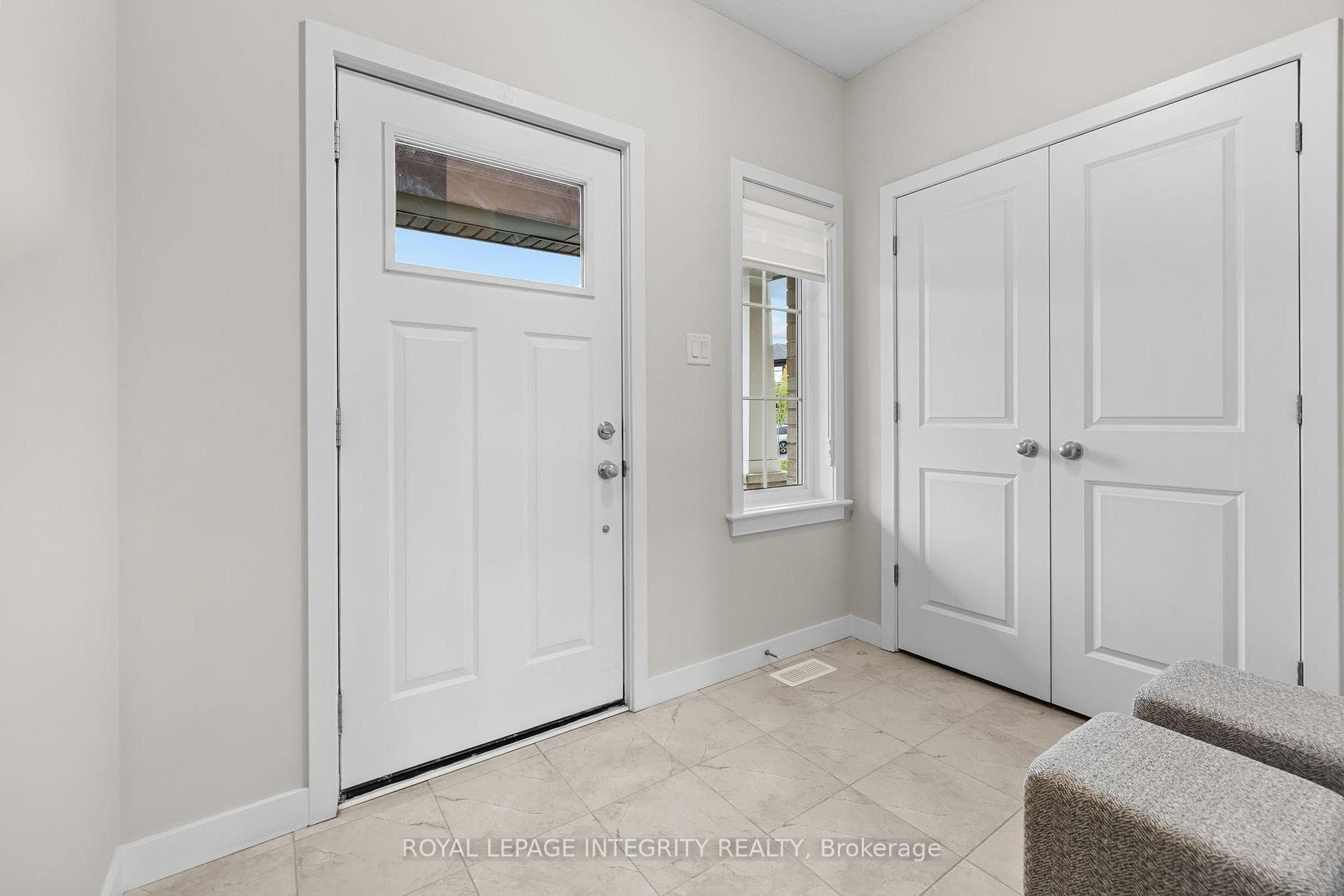 428 Gidran Circle photo 3