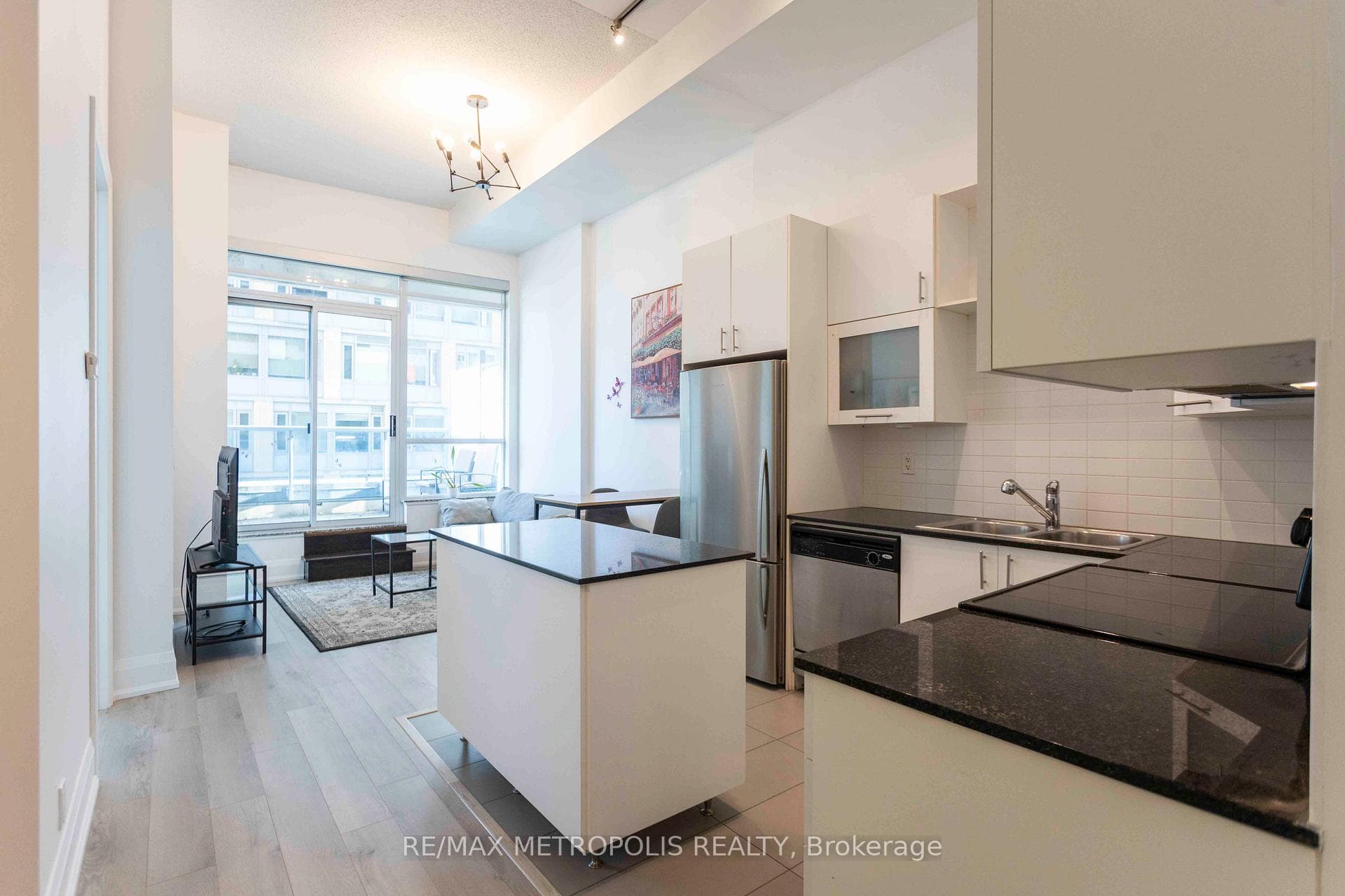 500 Sherbourne Street Unit 405 photo 6
