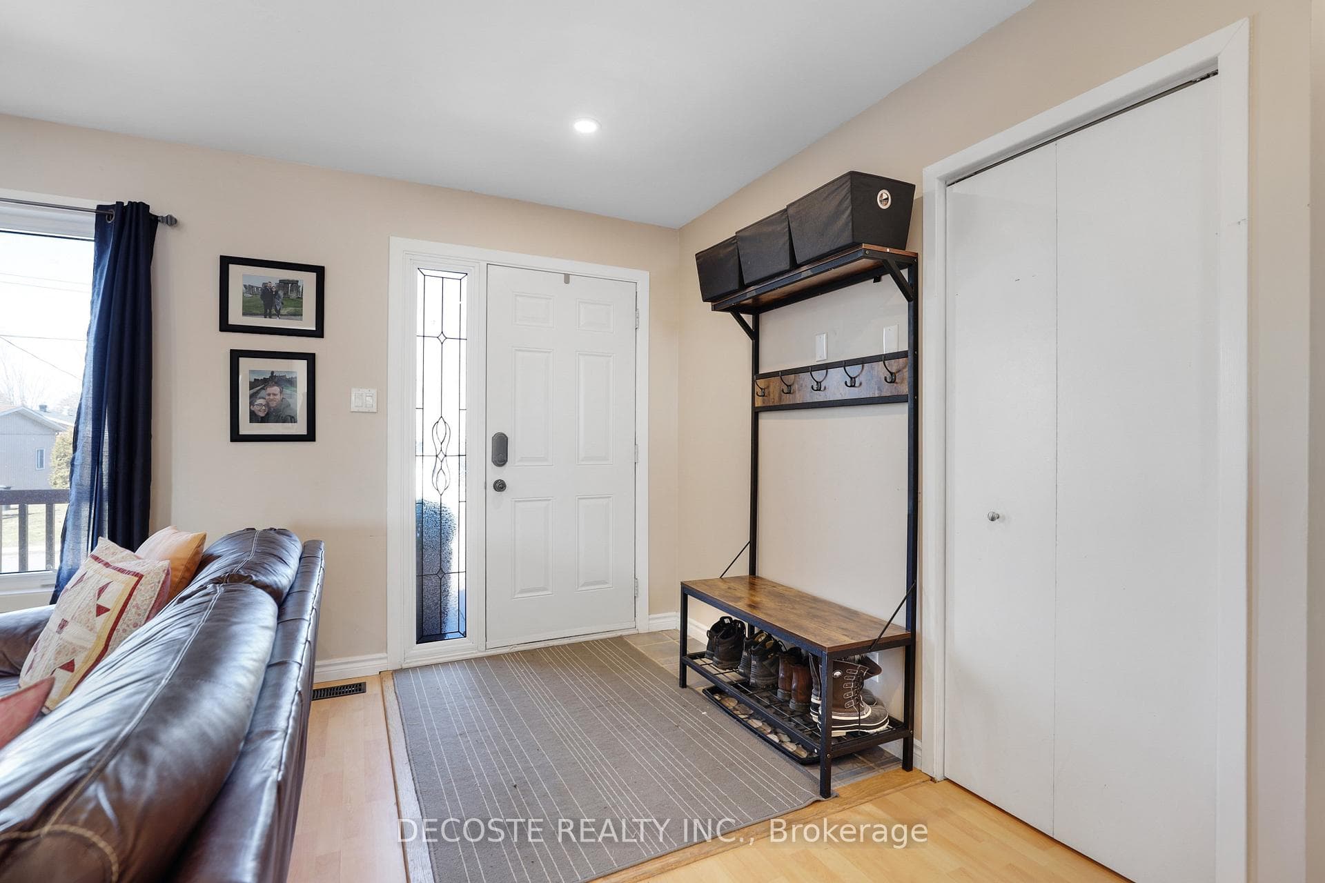877 Queen Street photo 6