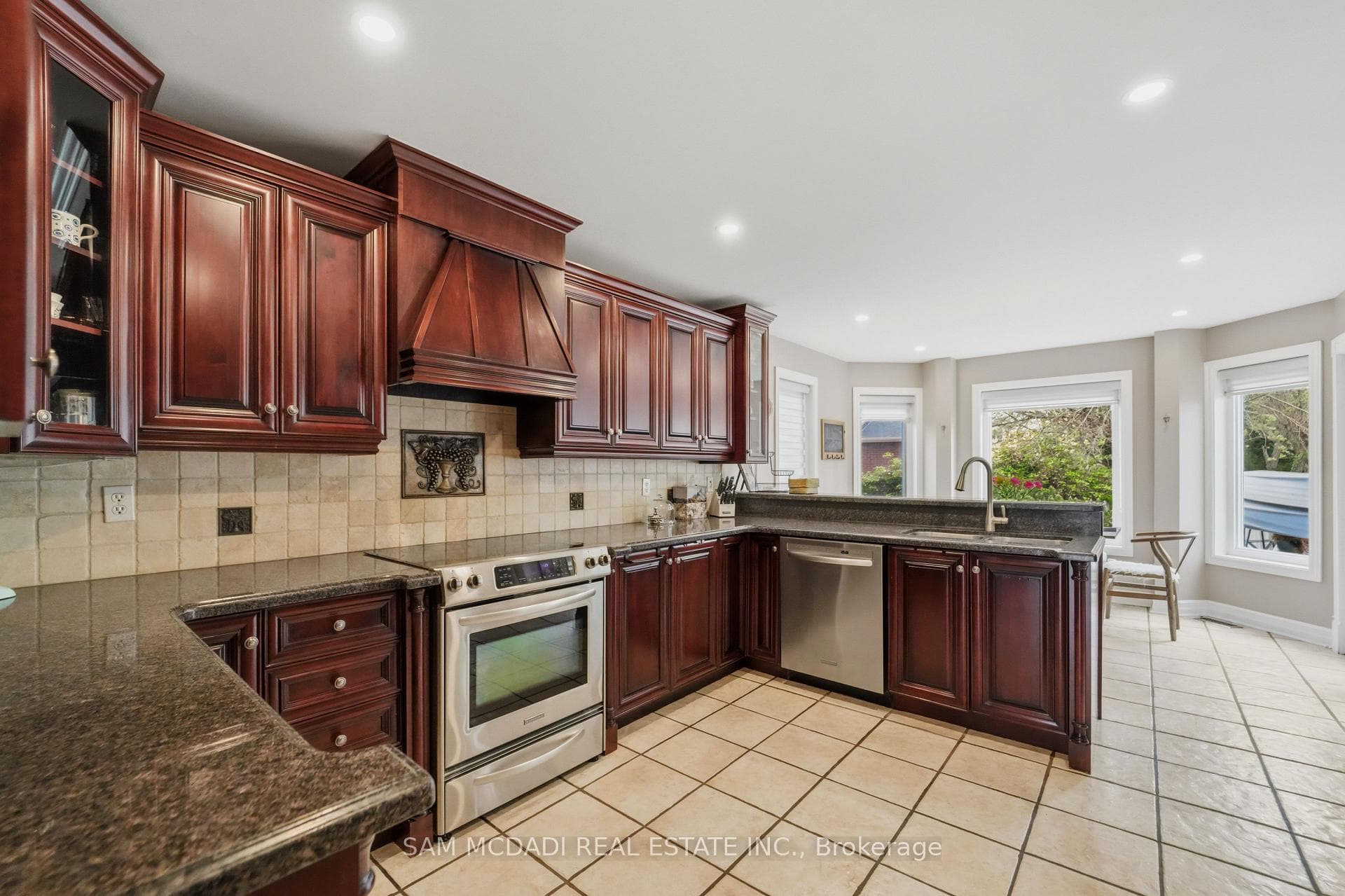 3605 Trelawny Circle photo 8