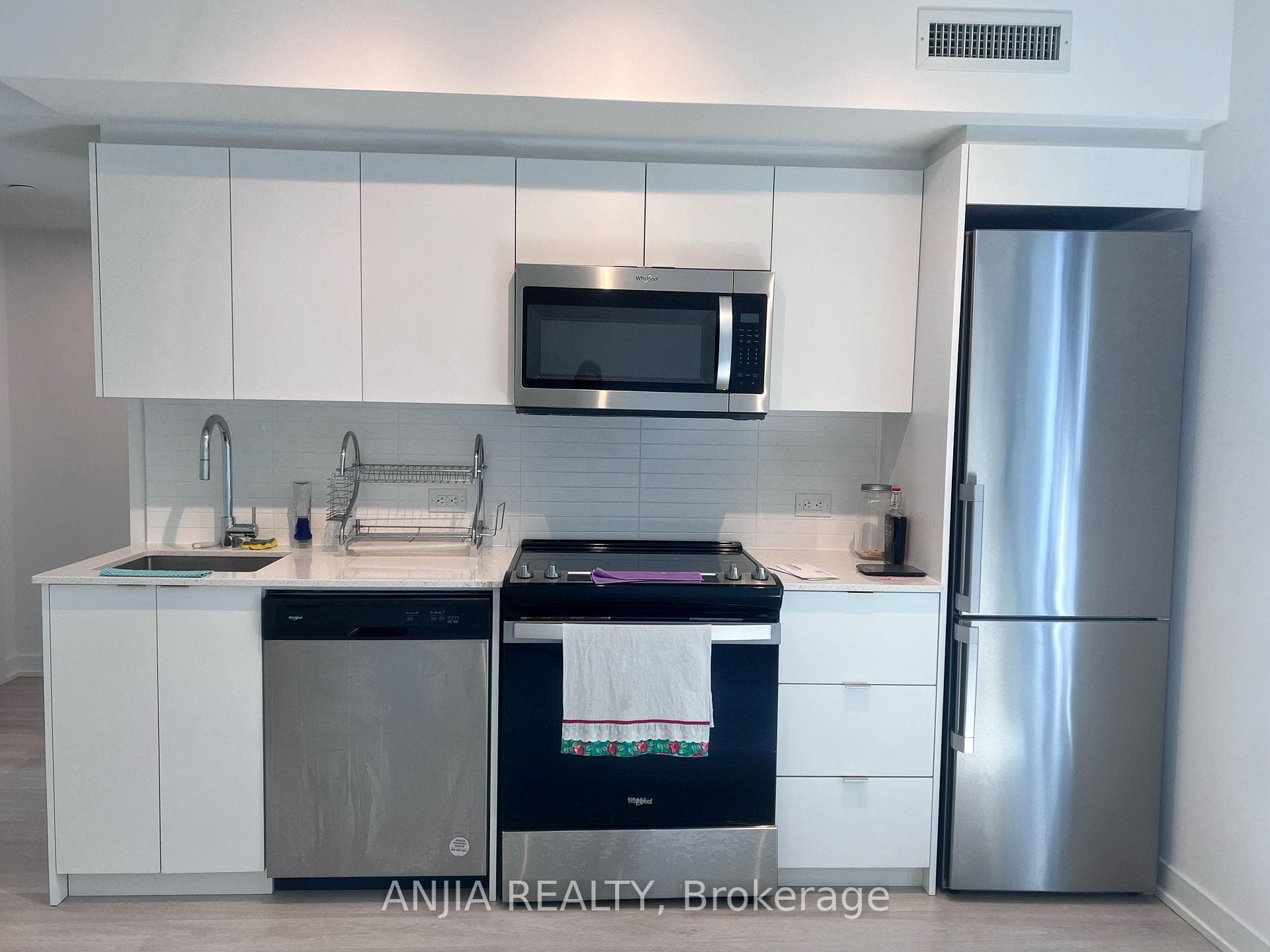 30 TRETTI Way Unit 504 photo 4