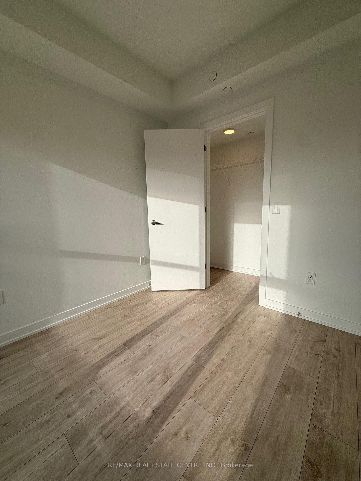 720 Whitlock Avenue Unit 211 photo 14