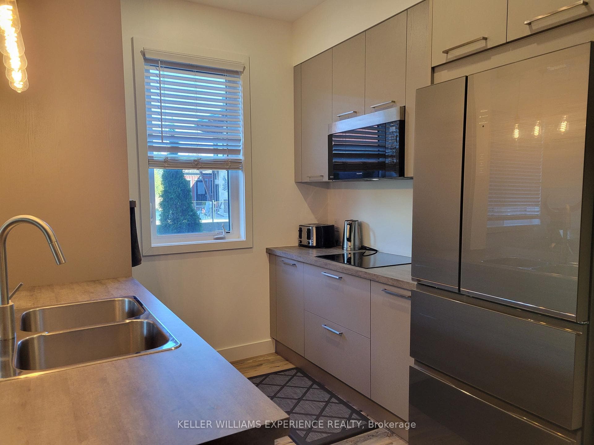 16 Beckwith Lane Unit 102 photo 3