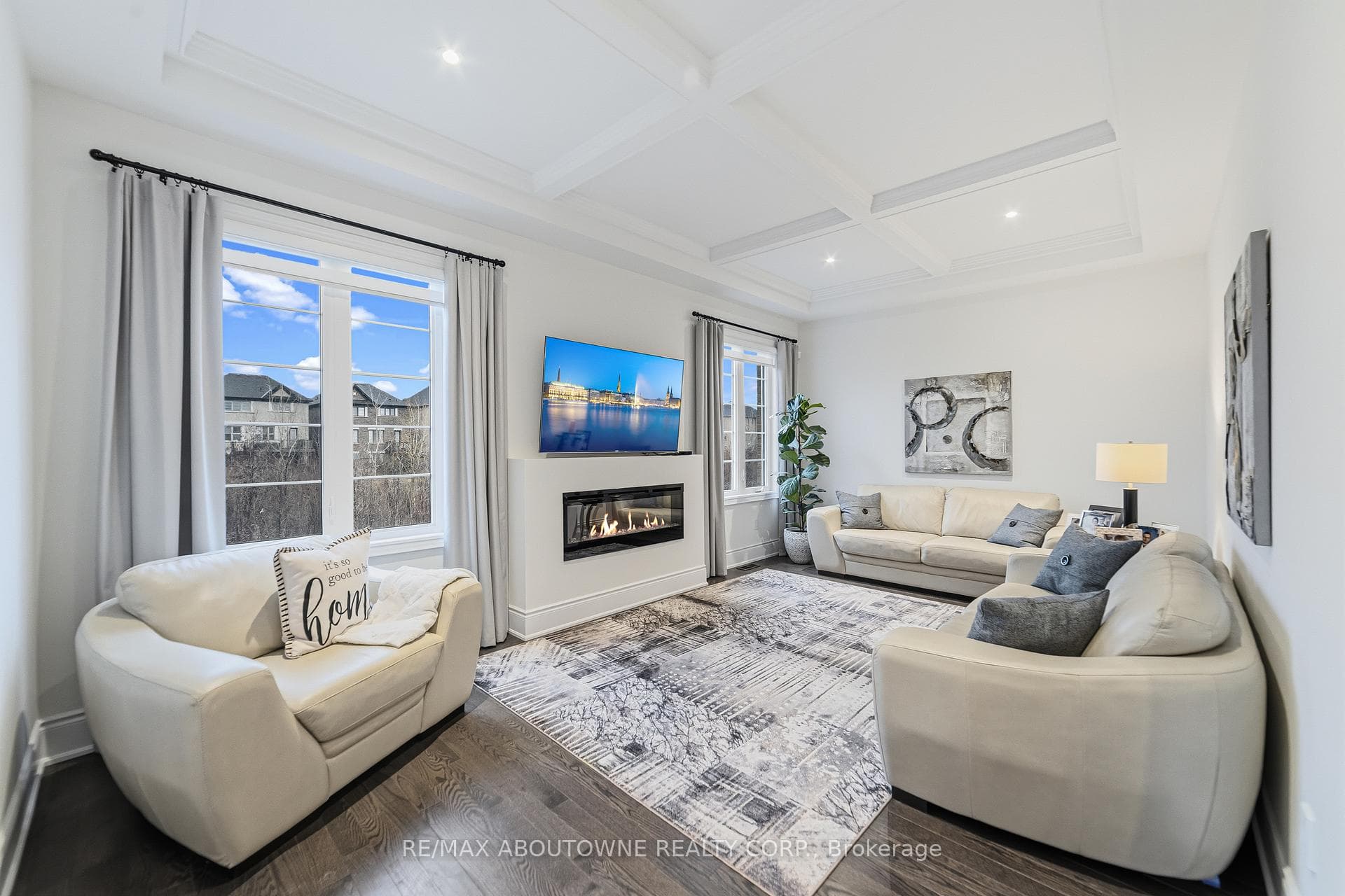 477 Parent Place photo 11