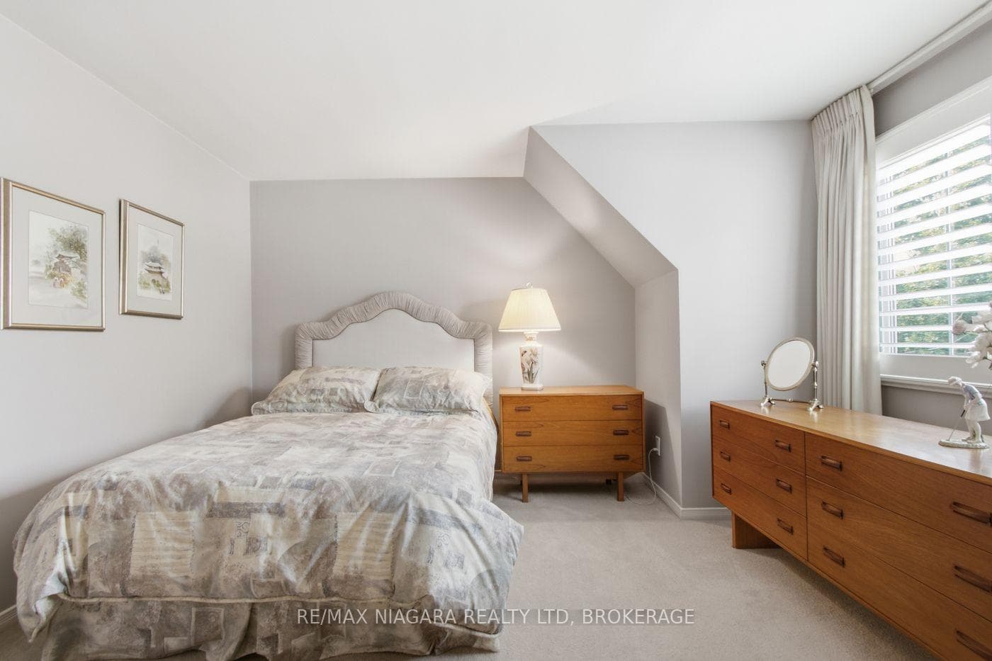 82 Lakeshore Road photo 13