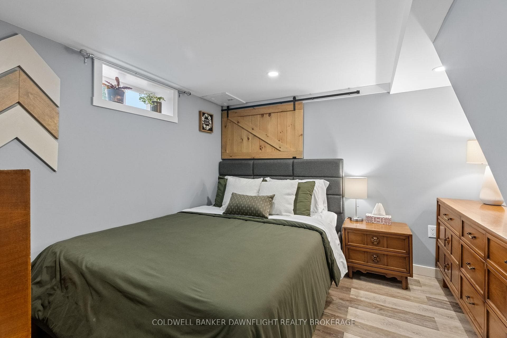 74 East William Street photo 30