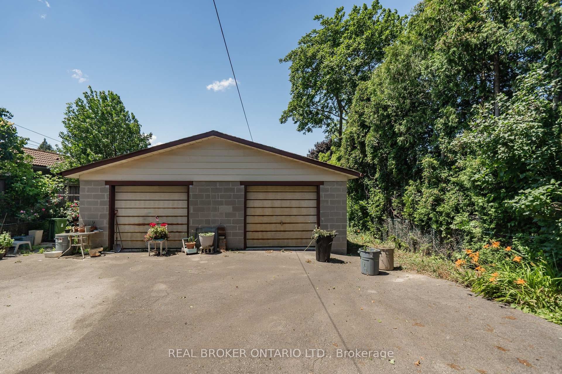 106 Atlas Avenue photo 8