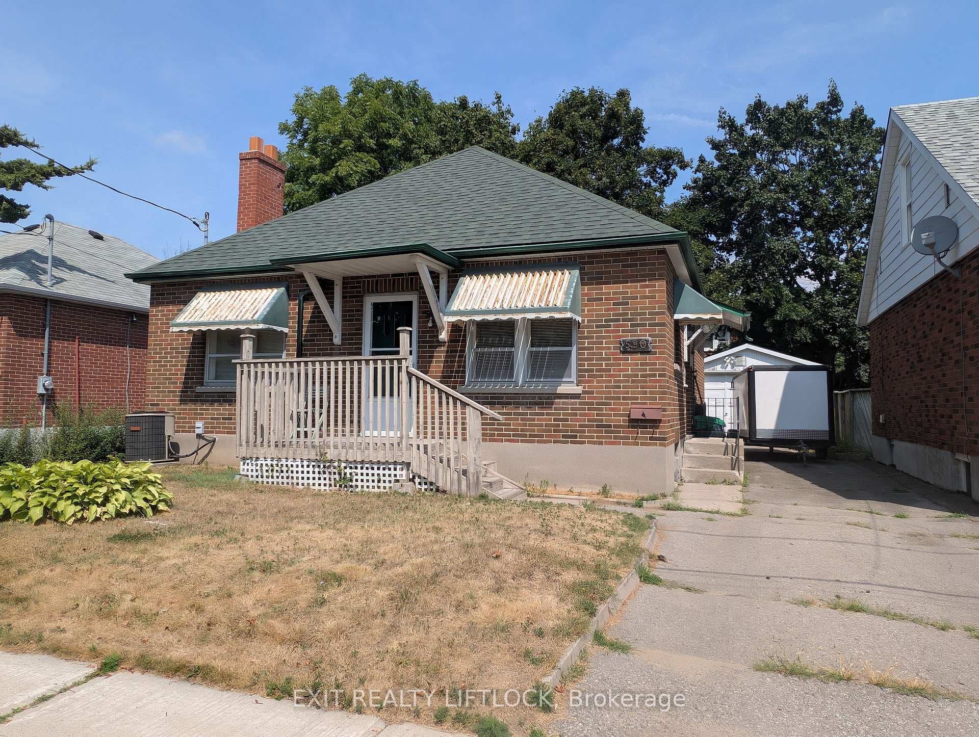 590 McCannan Avenue photo 1