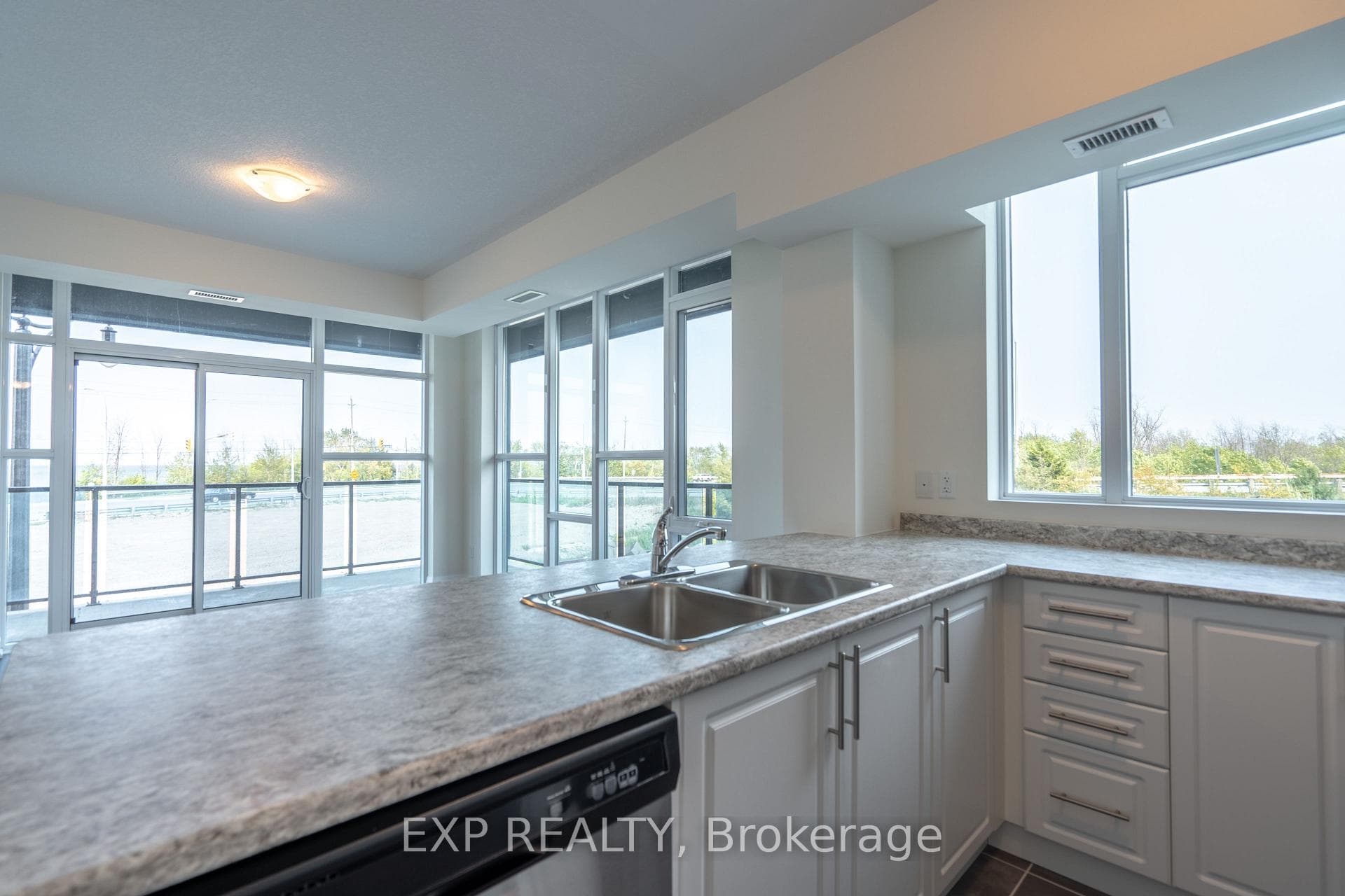 16 Concord Place Unit 213 photo 10