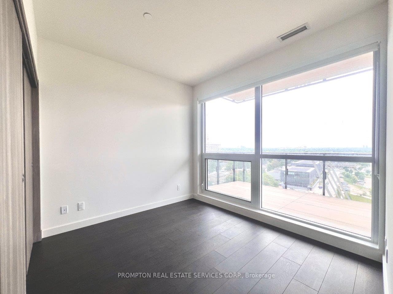 25 McMahon Drive Unit 1510 photo 8