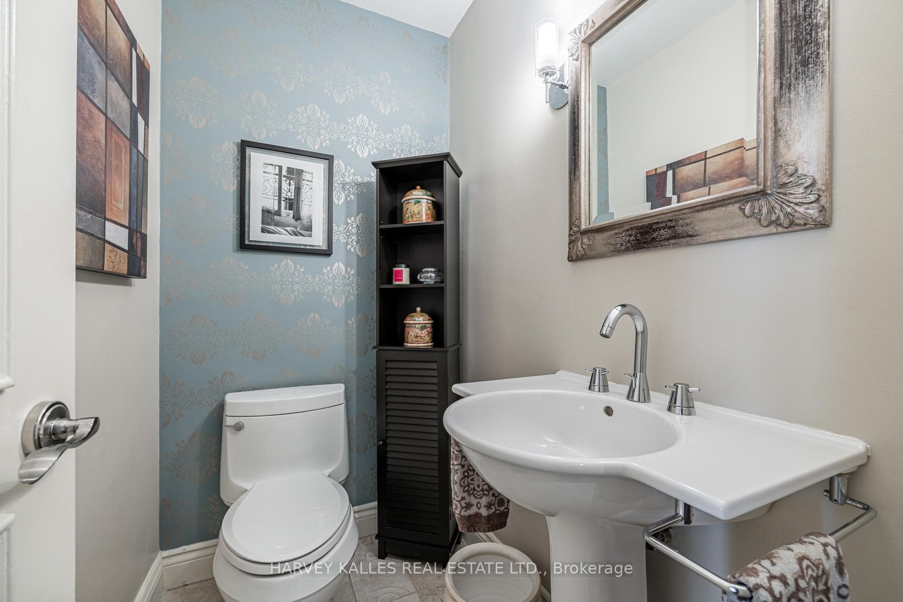 30 Denlow Boulevard photo 13