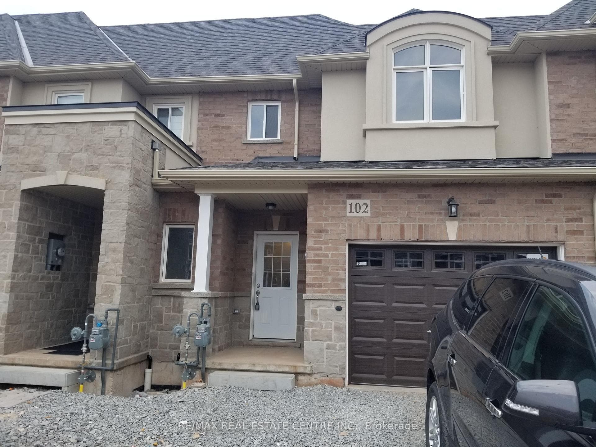 102 Pinot Crescent photo 2