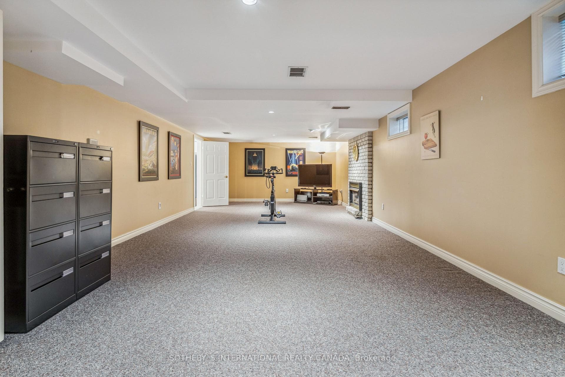 77 Adriatic Boulevard photo 28