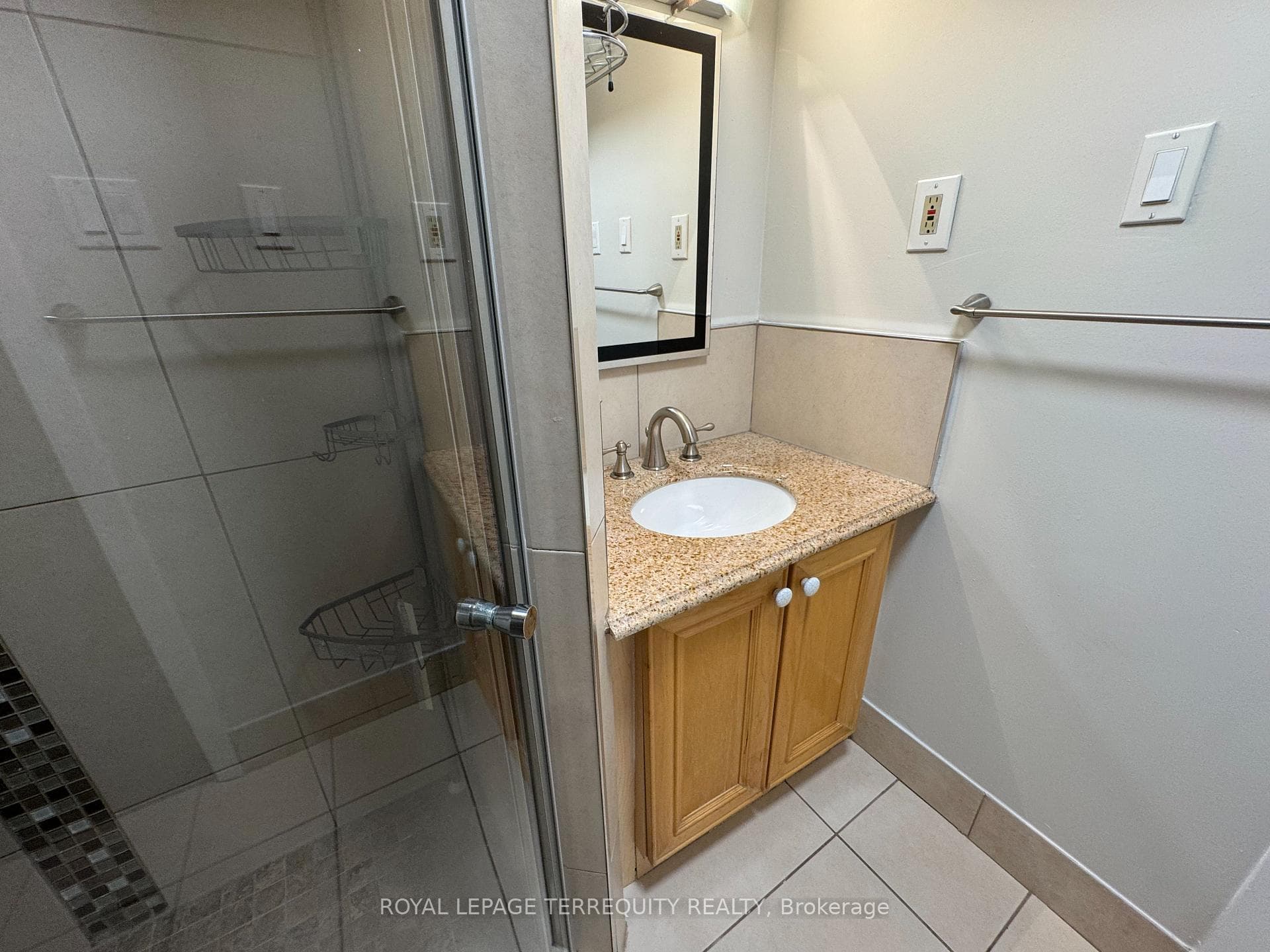 475 Woodbine Avenue Unit 2 photo 15