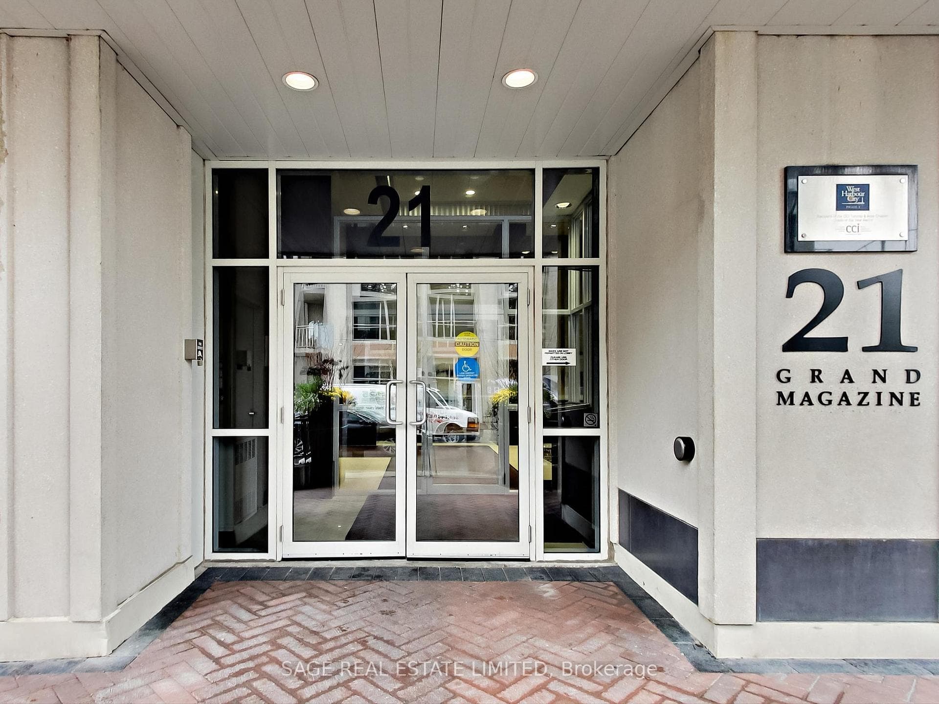 21 Grand Magazine Street Unit 1202 photo 3