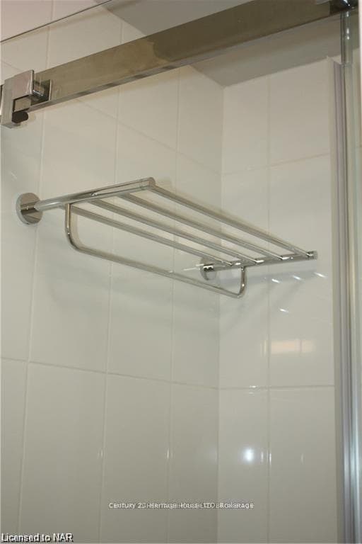 Towel rack in 4 pc bathroom