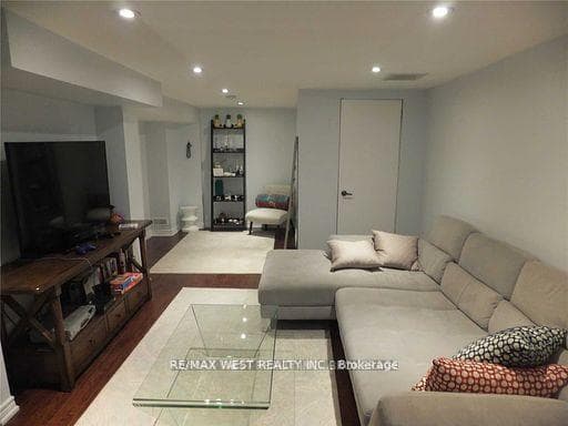 23 Rangoon Road Unit Lower photo 1