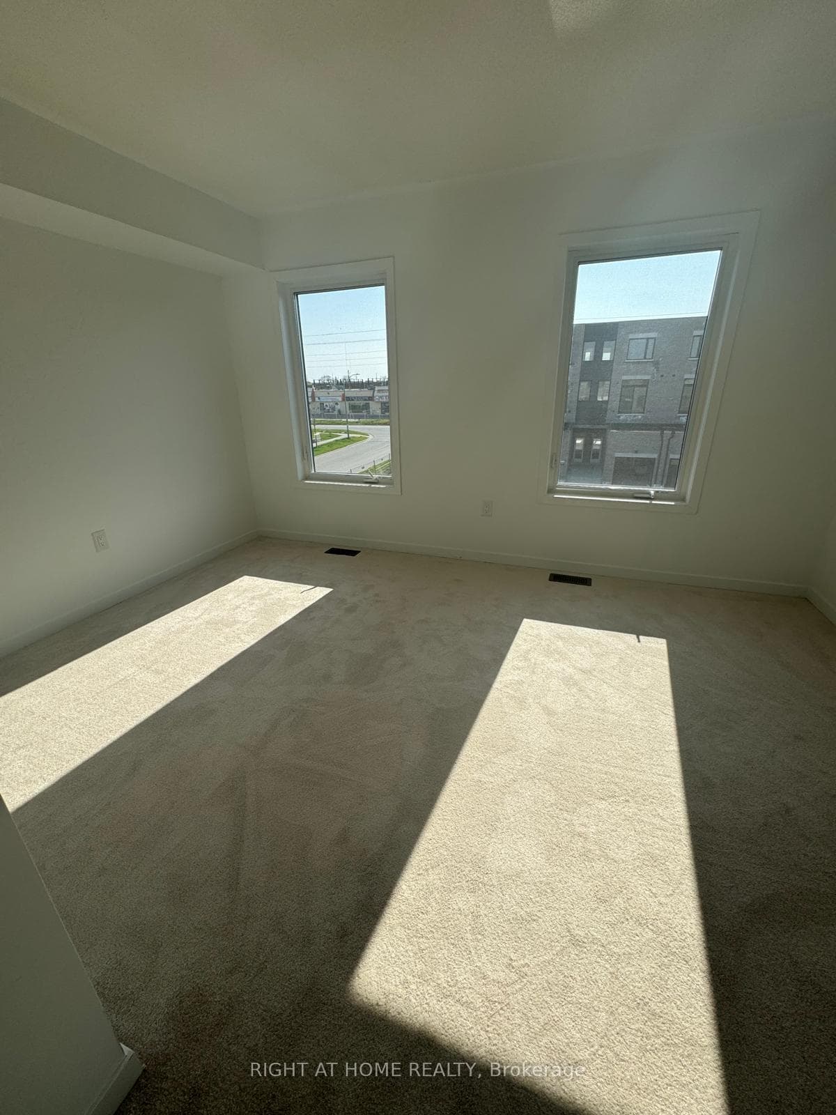 54 bateson Street photo 11