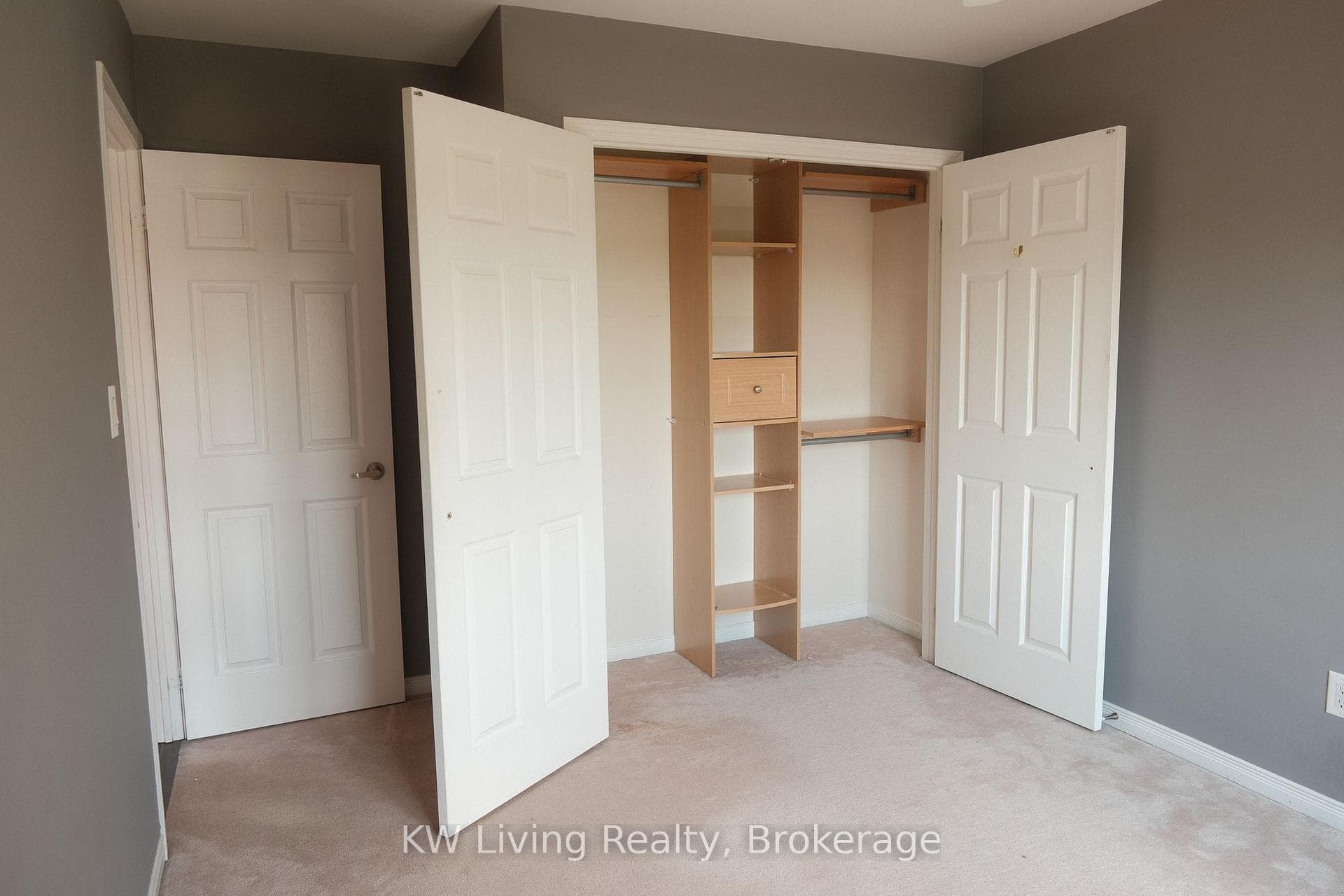 120 Chapman Court photo 33