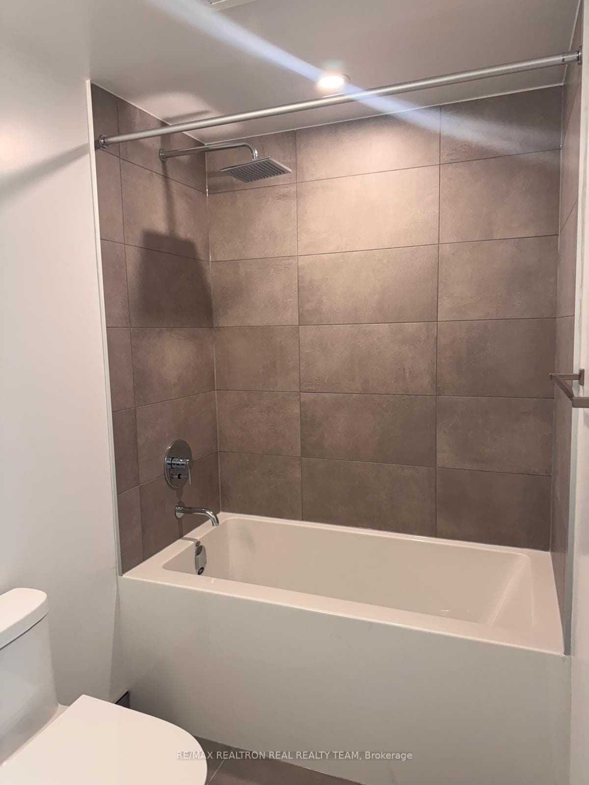 8 Wellesley Street Unit 607 photo 18