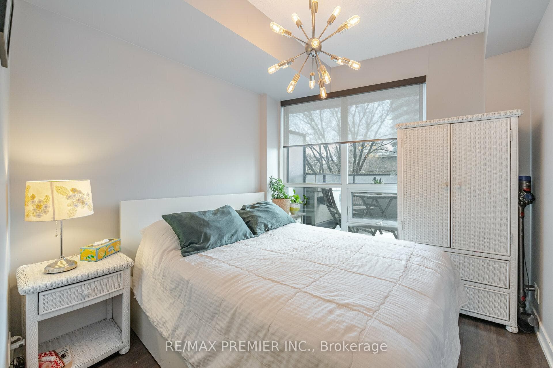 2212 Lake Shore Boulevard Unit 303 photo 10