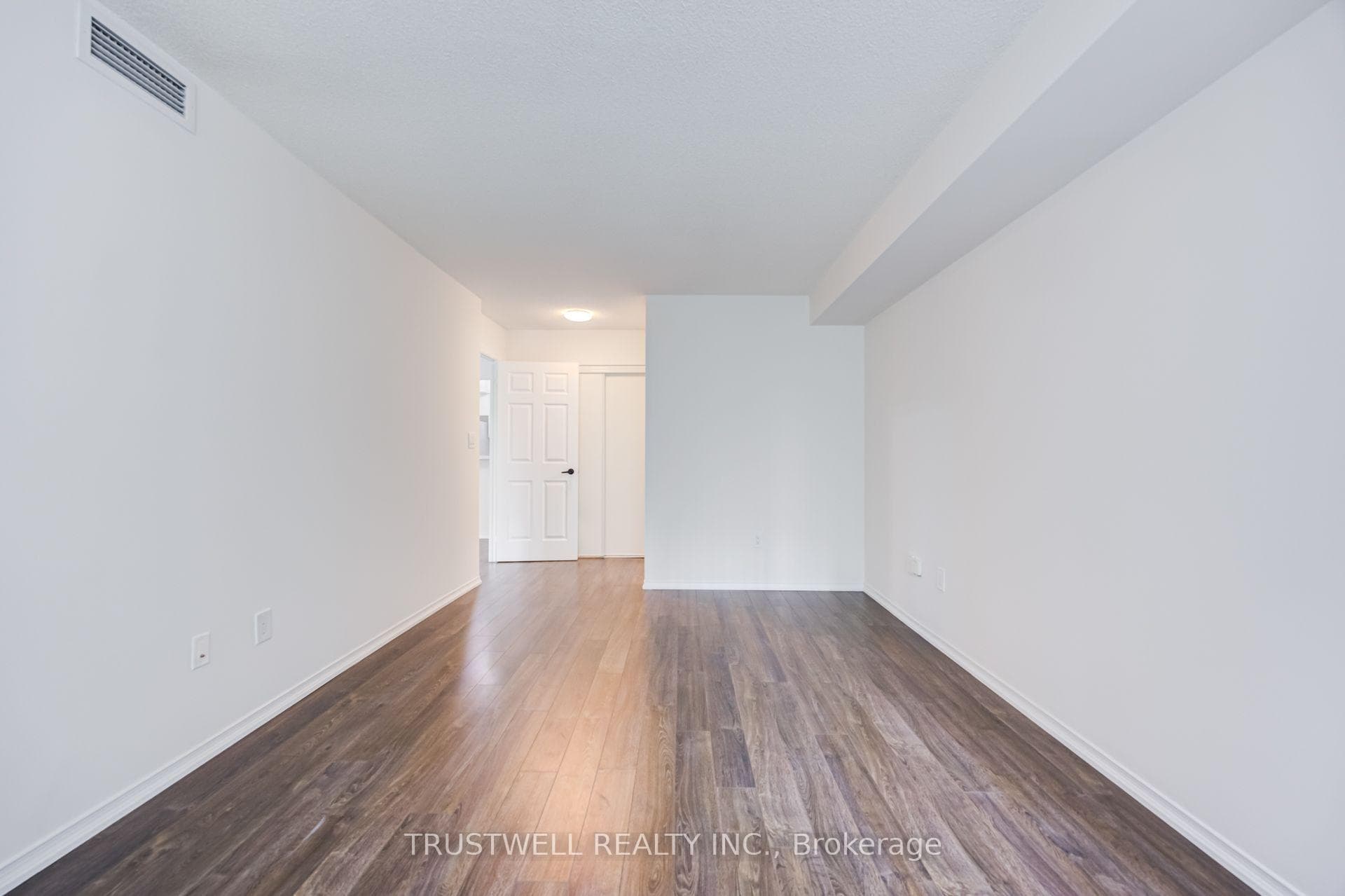 39 Pemberton Avenue Unit 401 photo 21