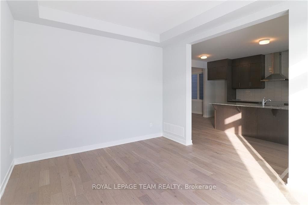 803 Crossgate Street photo 8