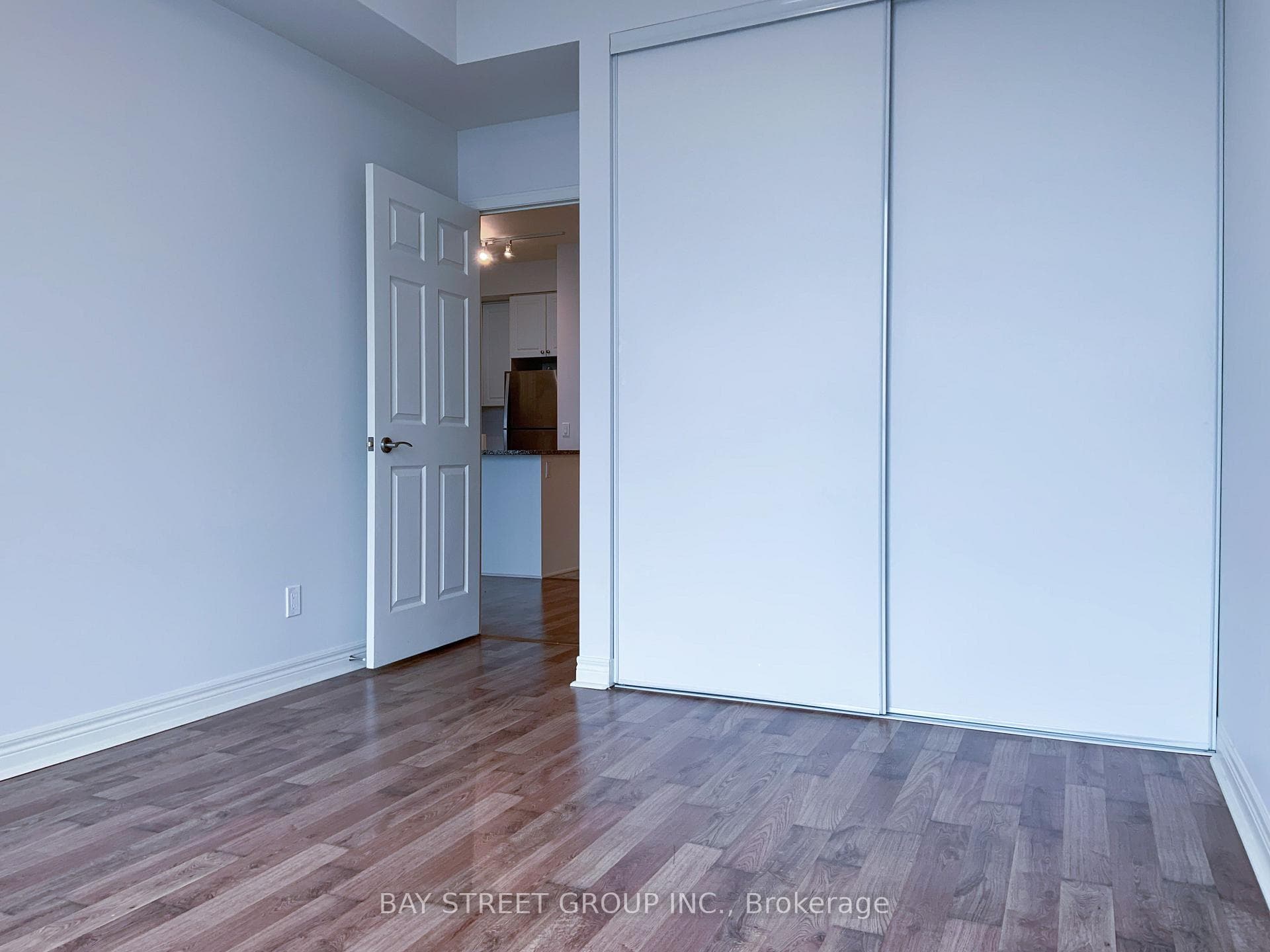 339 Rathburn Road Unit 1610 photo 19