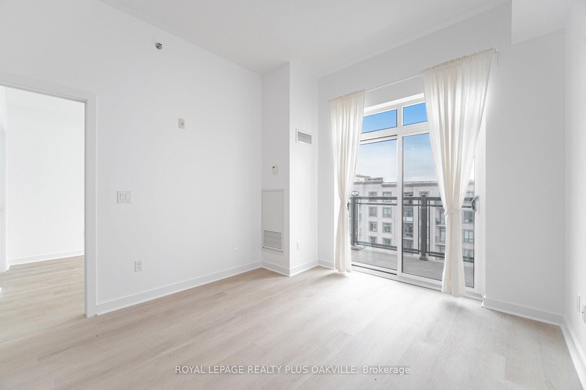 2486 Old Bronte Road Unit 804 photo 17